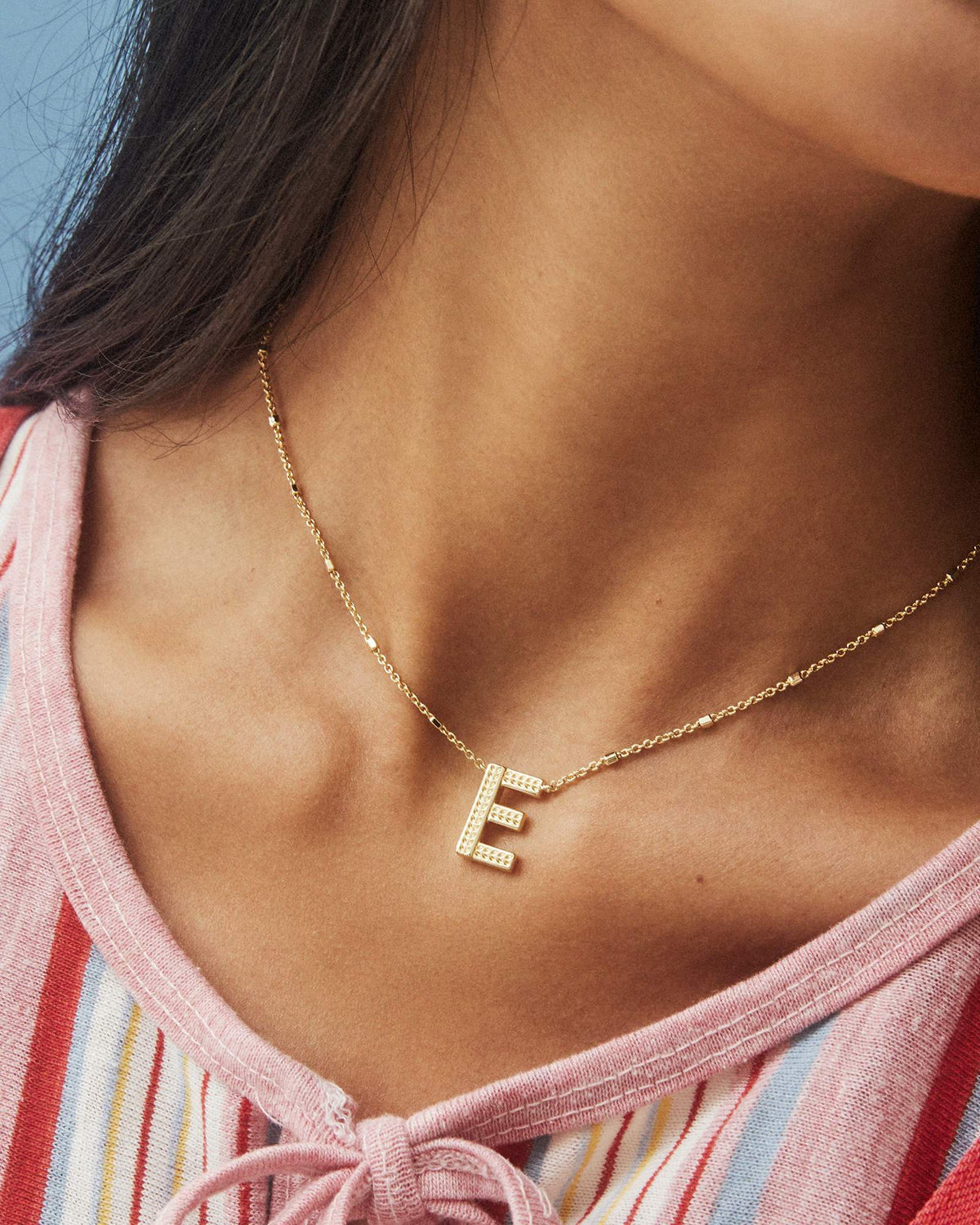 letter-e-pendant-necklace-in-gold