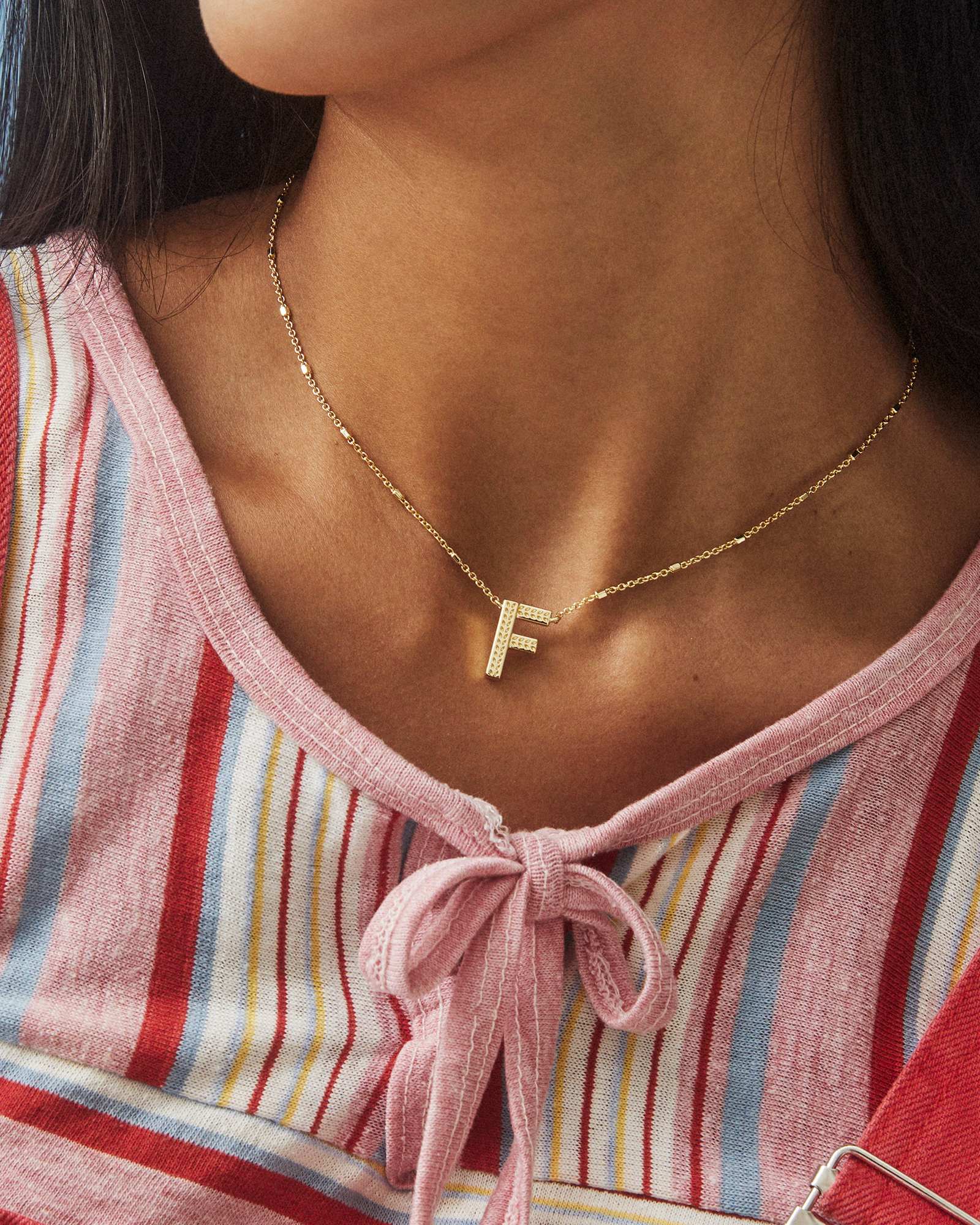 letter-f-pendant-necklace-in-gold-swarovski