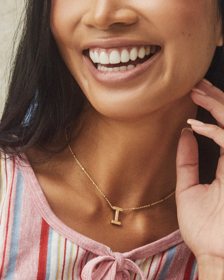 letter-i-pendant-necklace-in-gold