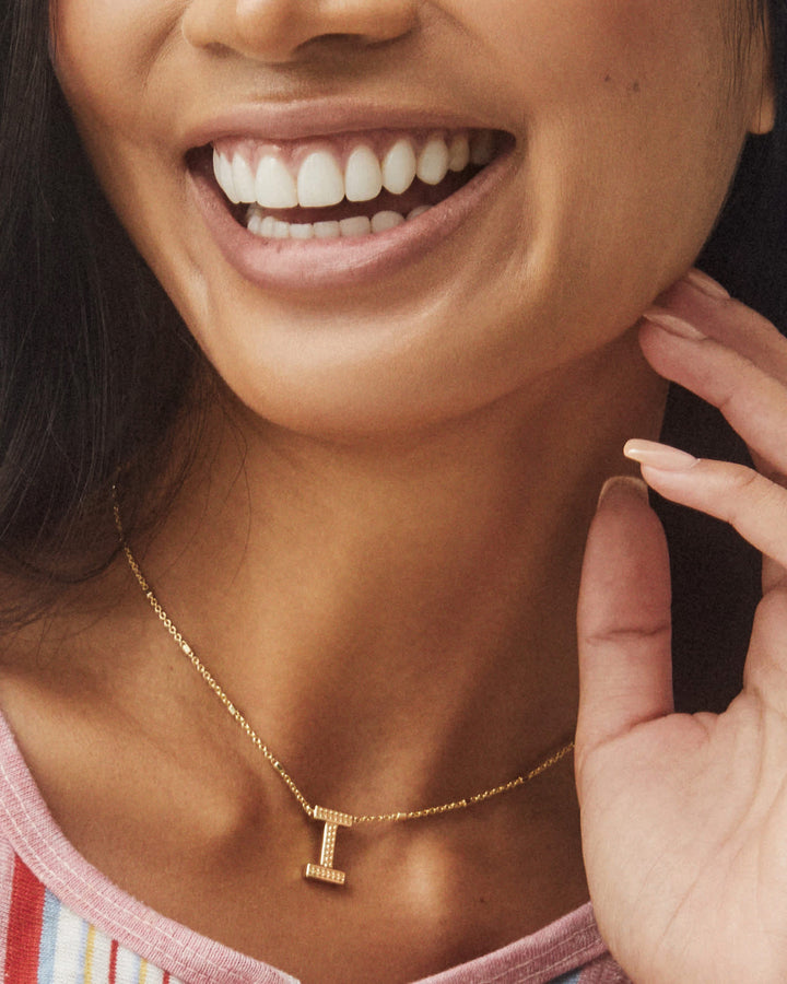 letter-i-pendant-necklace-in-gold