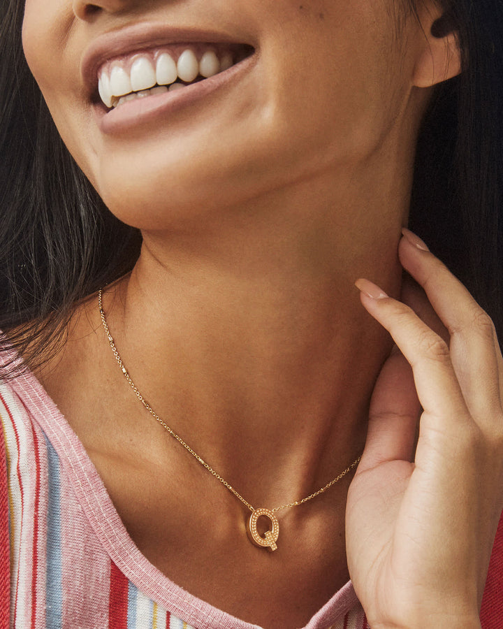 letter-q-pendant-necklace-in-gold