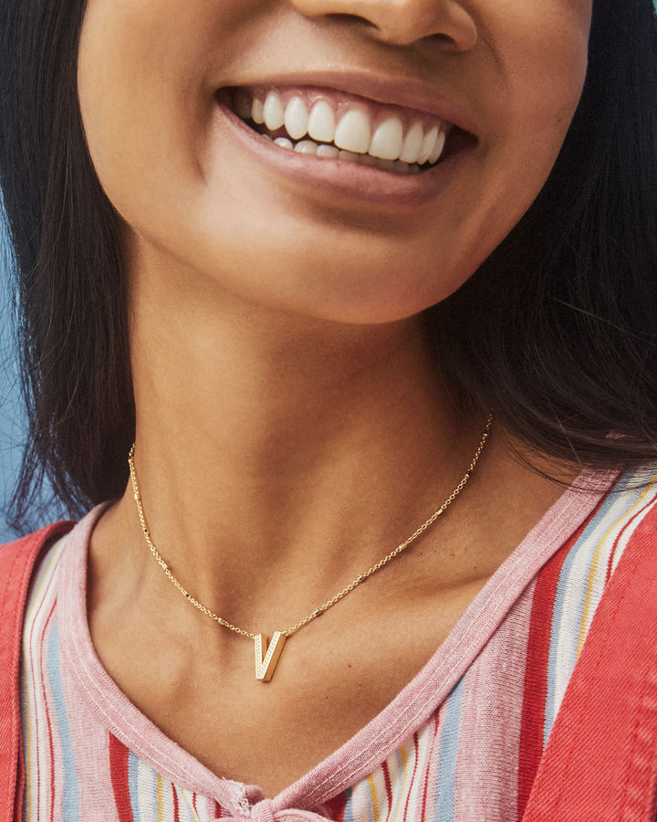 letter-v-pendant-necklace-in-gold