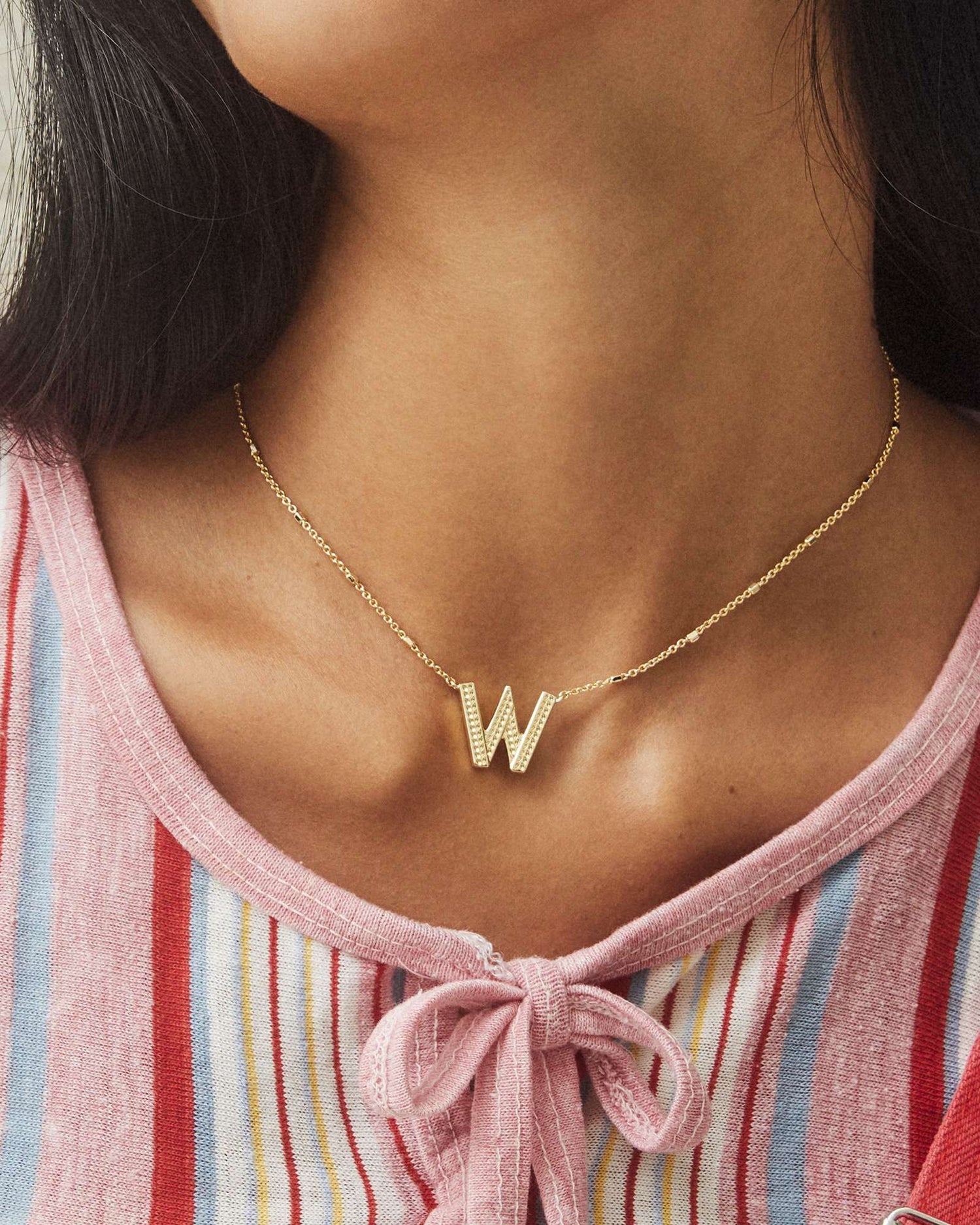 letter-w-pendant-necklace-in-gold