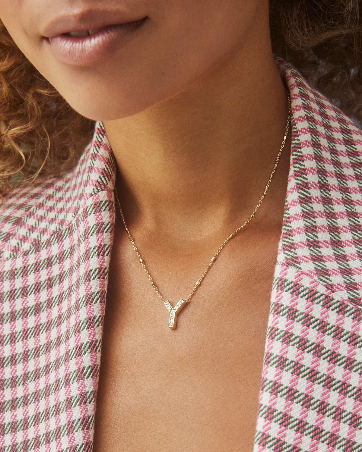 letter-y-pendant-necklace-in-gold-swarovski