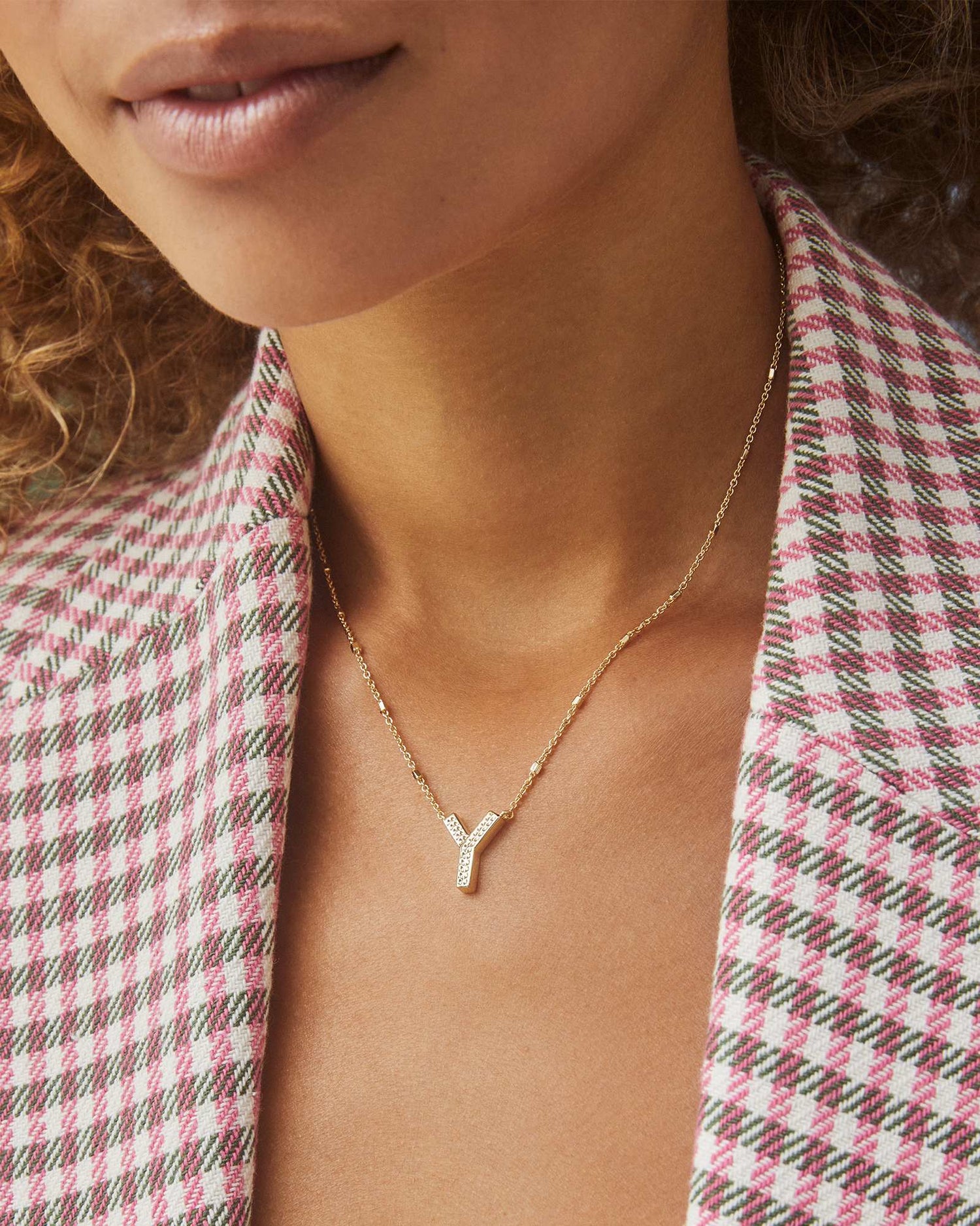 letter-y-pendant-necklace-in-gold-swarovski