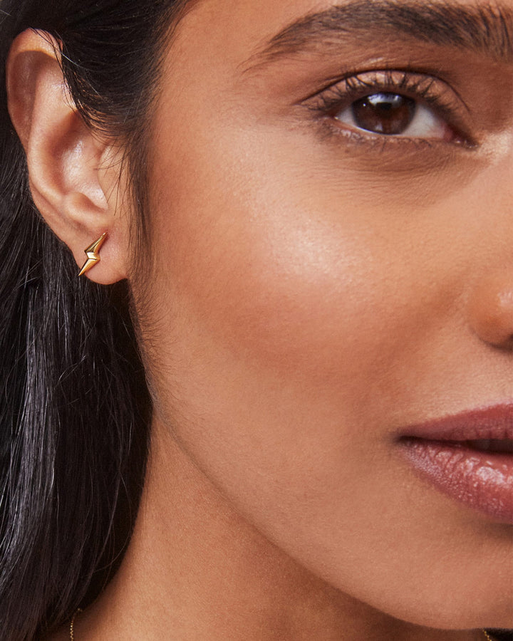 lightning-bolt-mini-stud-earrings-in-18k-gold-vermeil-kendra-scott