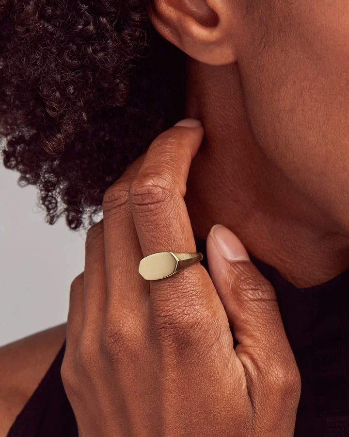 elisa-signet-ring-in-18k-gold-vermeil-swarovski