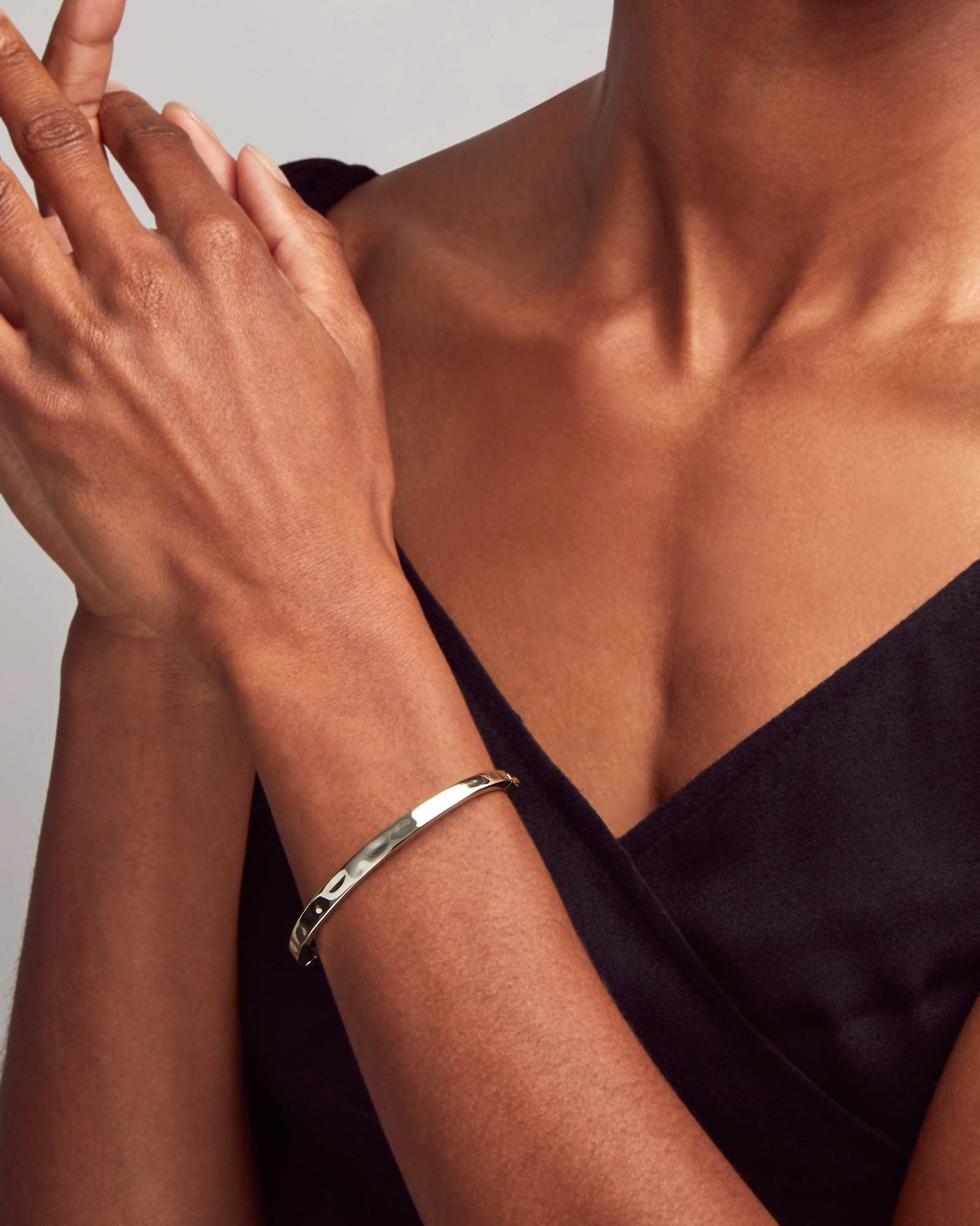 zorte-bangle-bracelet-in-rose-gold-swarovski