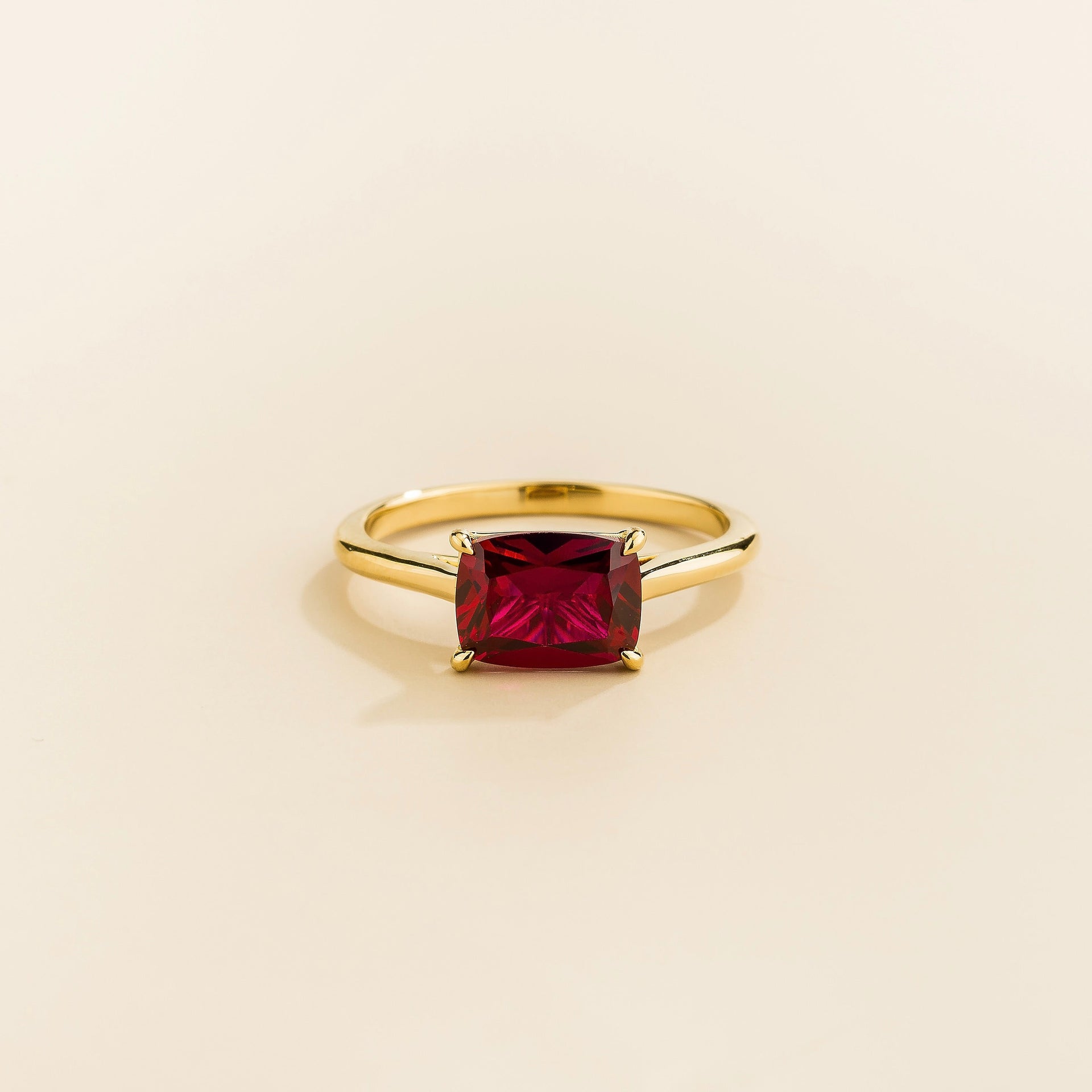 Kissen Gold Ring Ruby