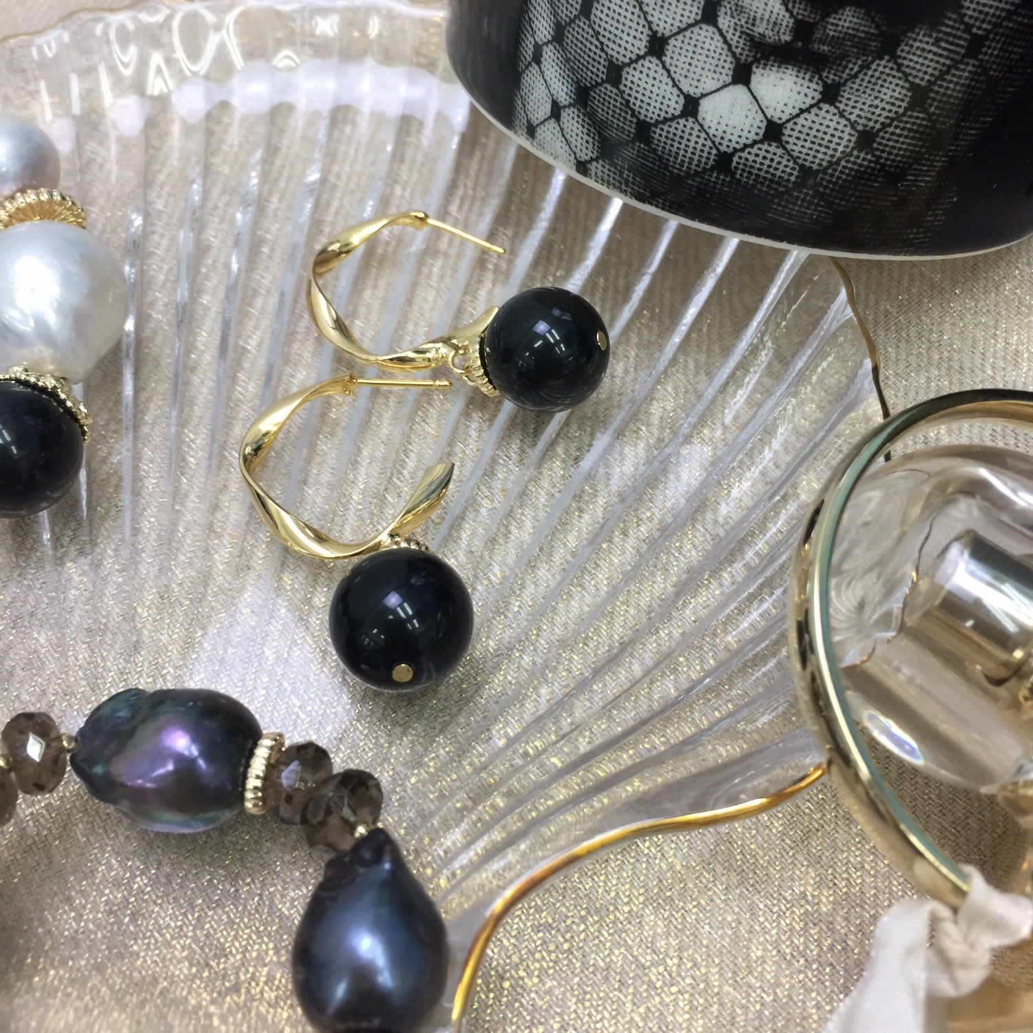 Simple Black Tiger Eyes Earrings