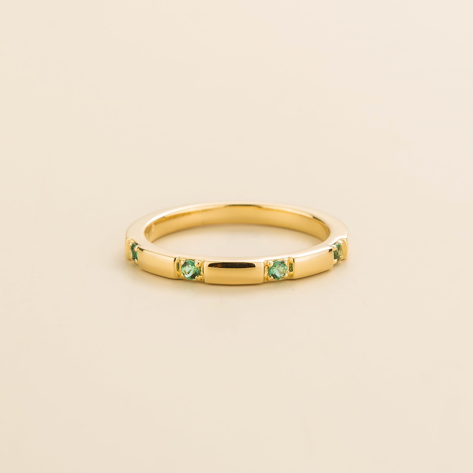 Balans Ring In Emerald