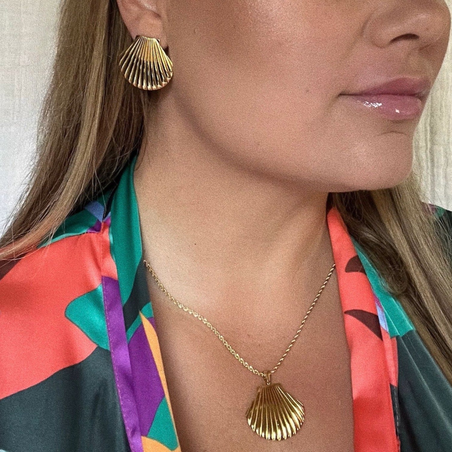 La Mer Shell Earrings Gold