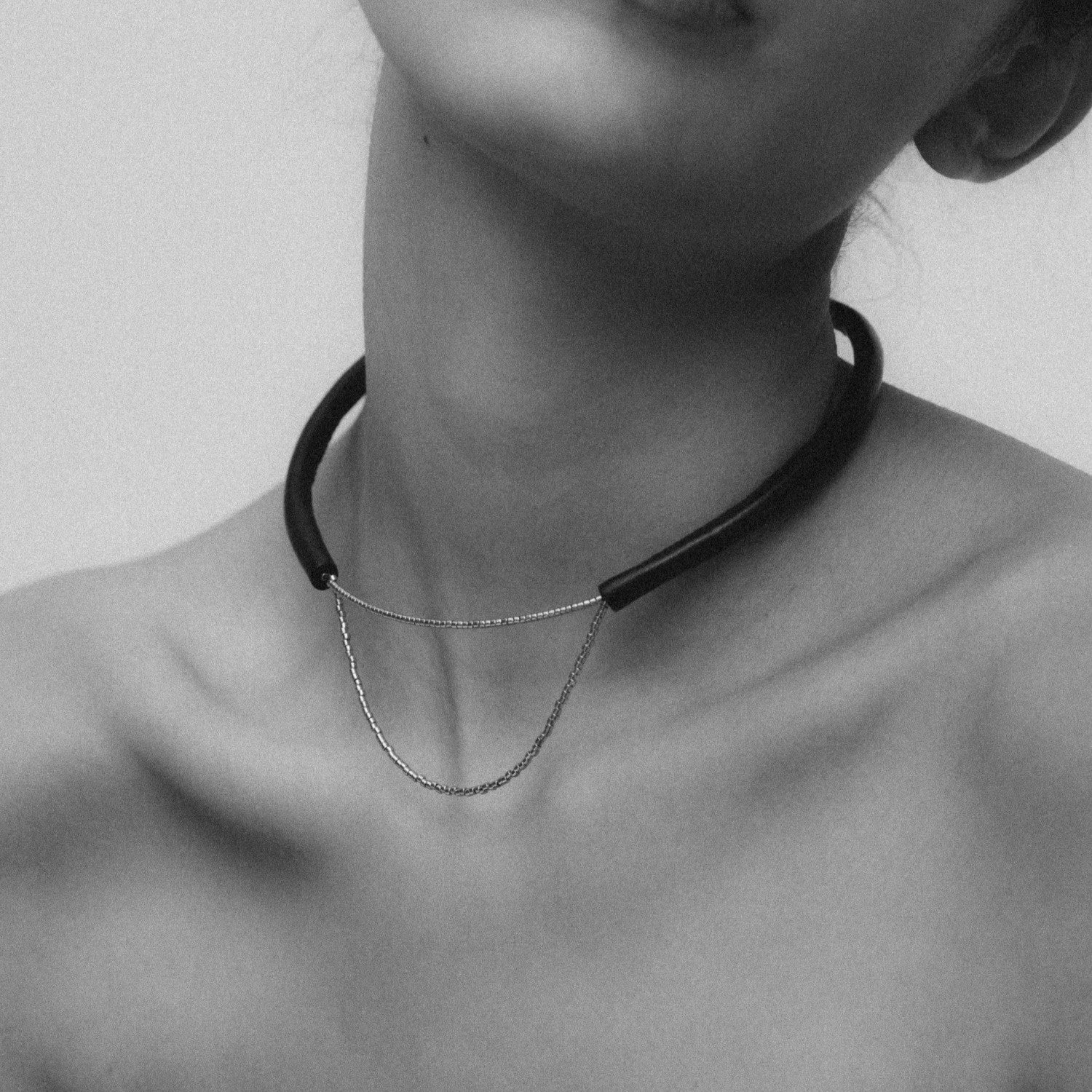 Leather Choker With Glass Beads Black