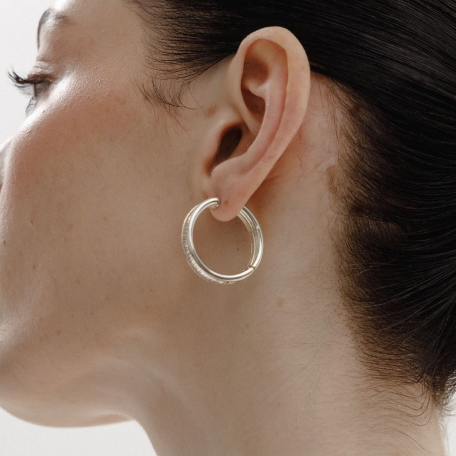 Leclat Aris Two Silver Hoop