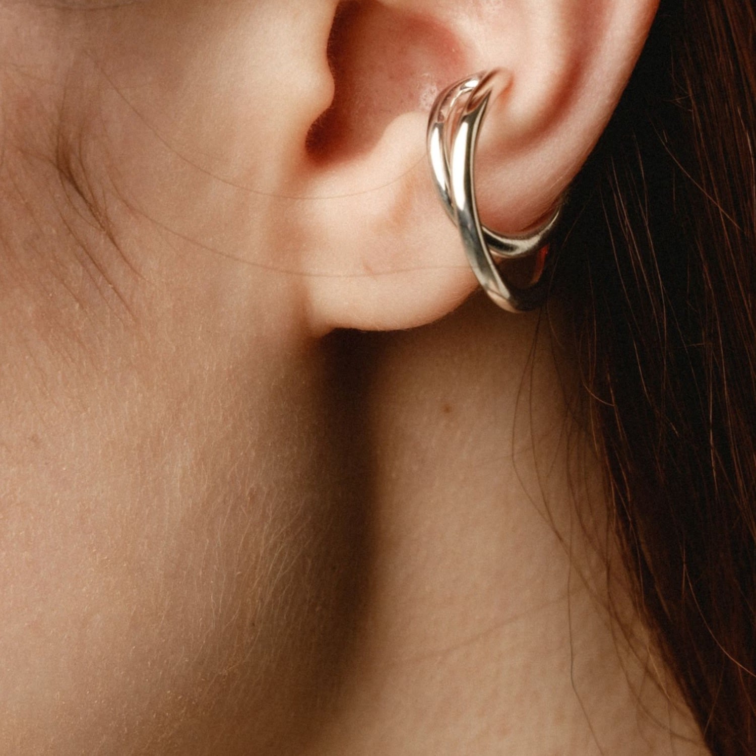Leclat Double Twist Silver Ear Cuff