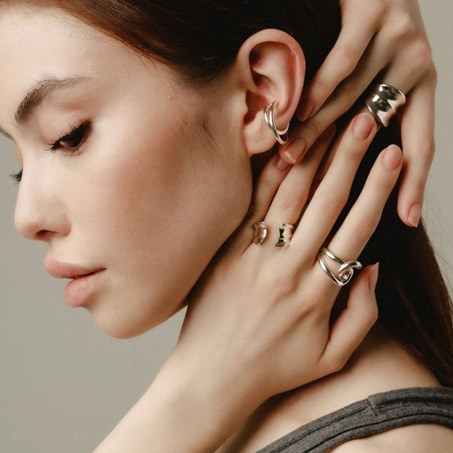 Leclat P Knot Silver Ring