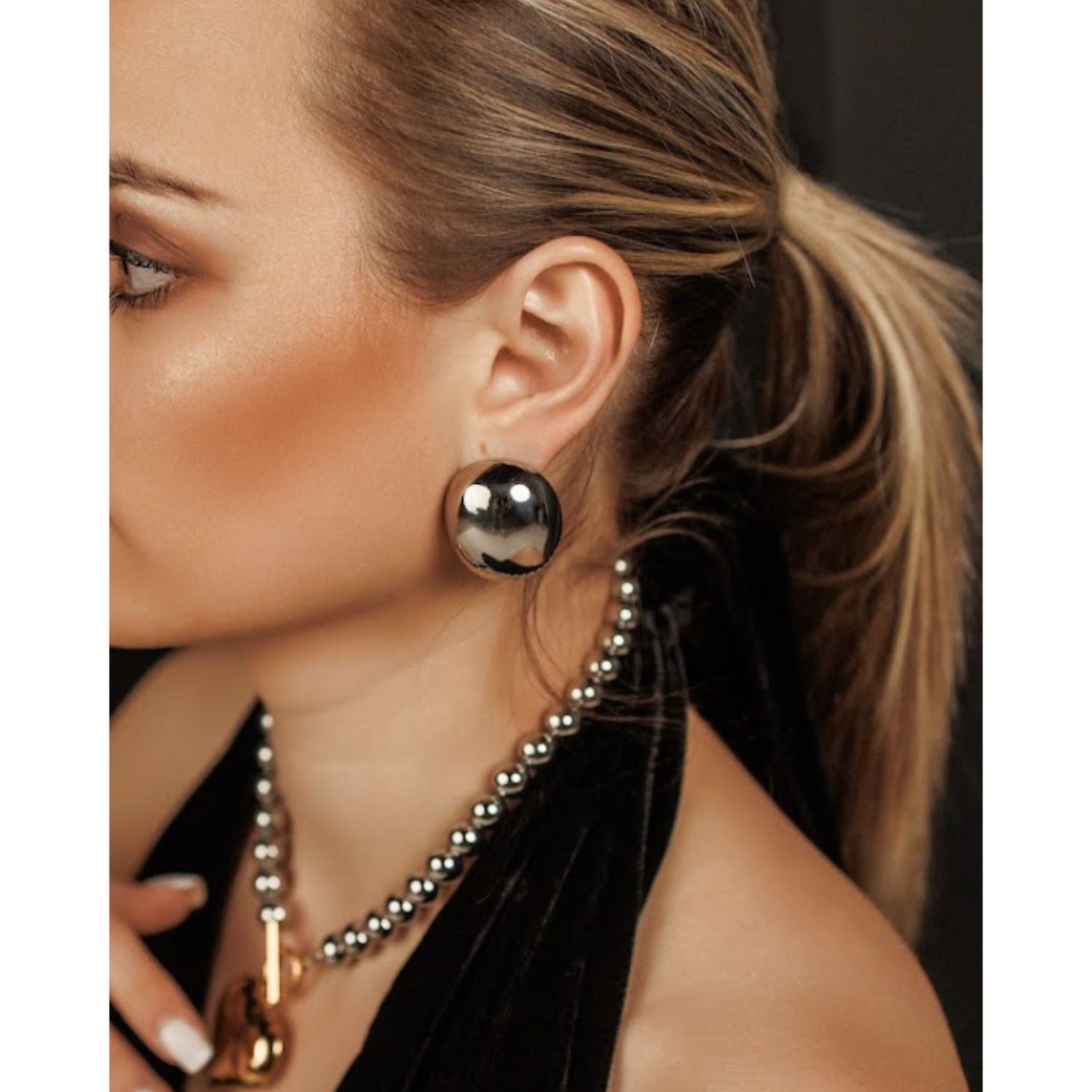 Leigh Wide Dome Earrings - Silver