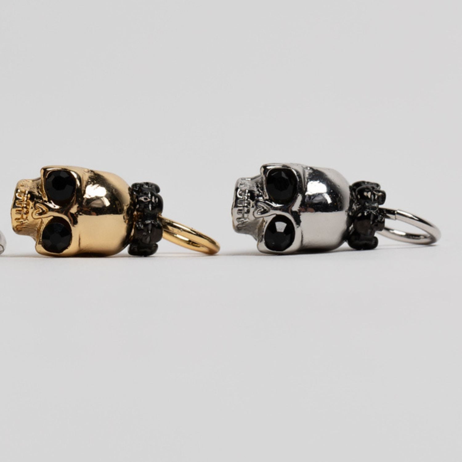 Lenny Skull Charm In Yellow Gold