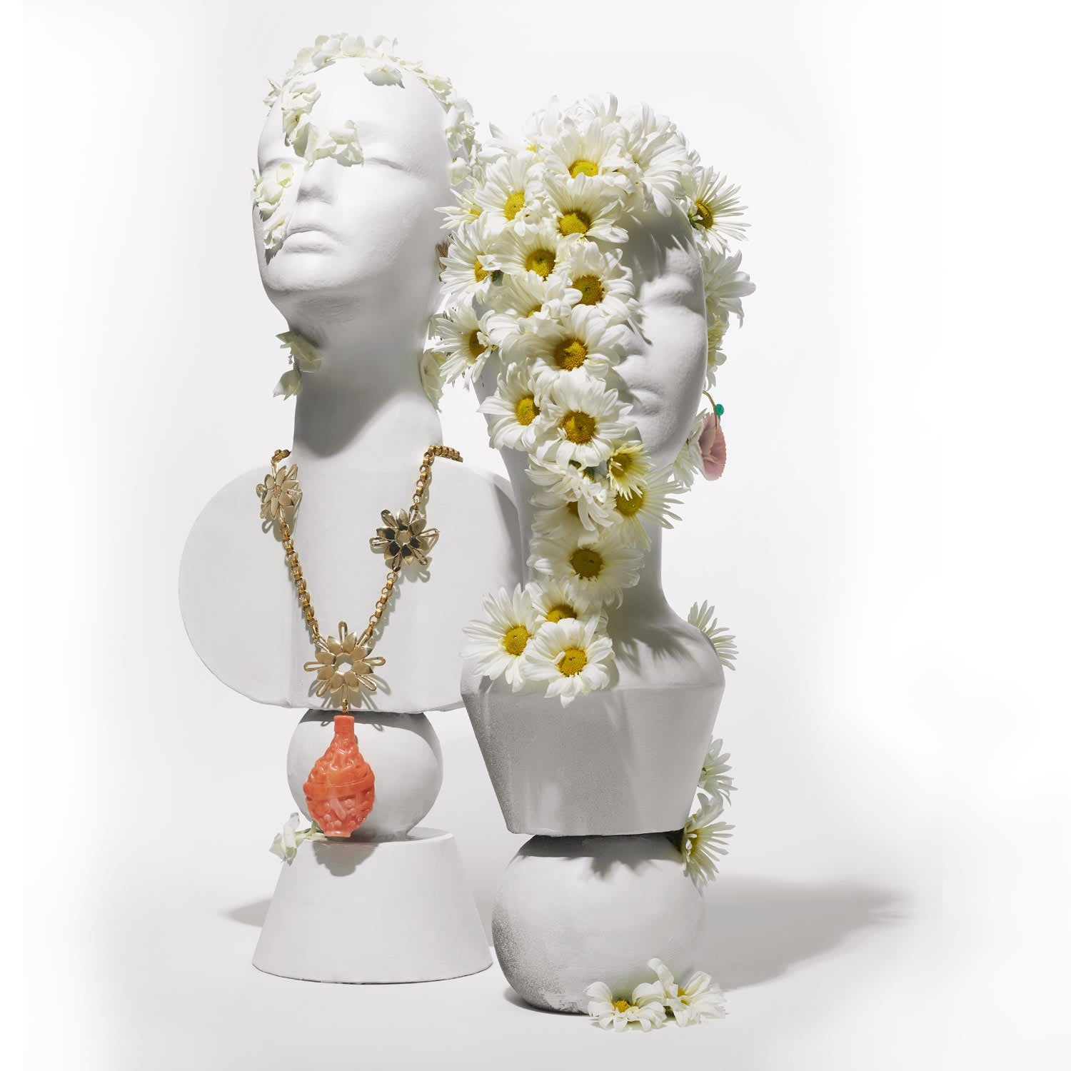 Bouquet Necklace In Cream