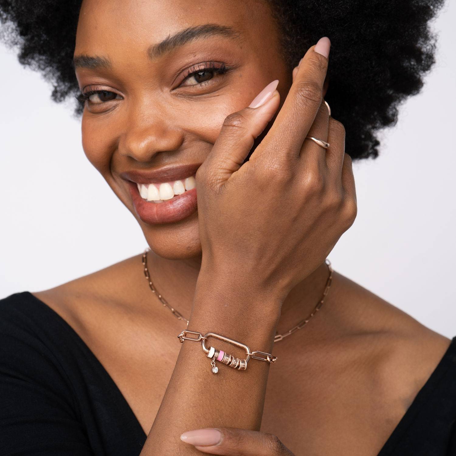 Linda Oval Clasp Bracelet With Diamond in 18K Rose Gold Plating