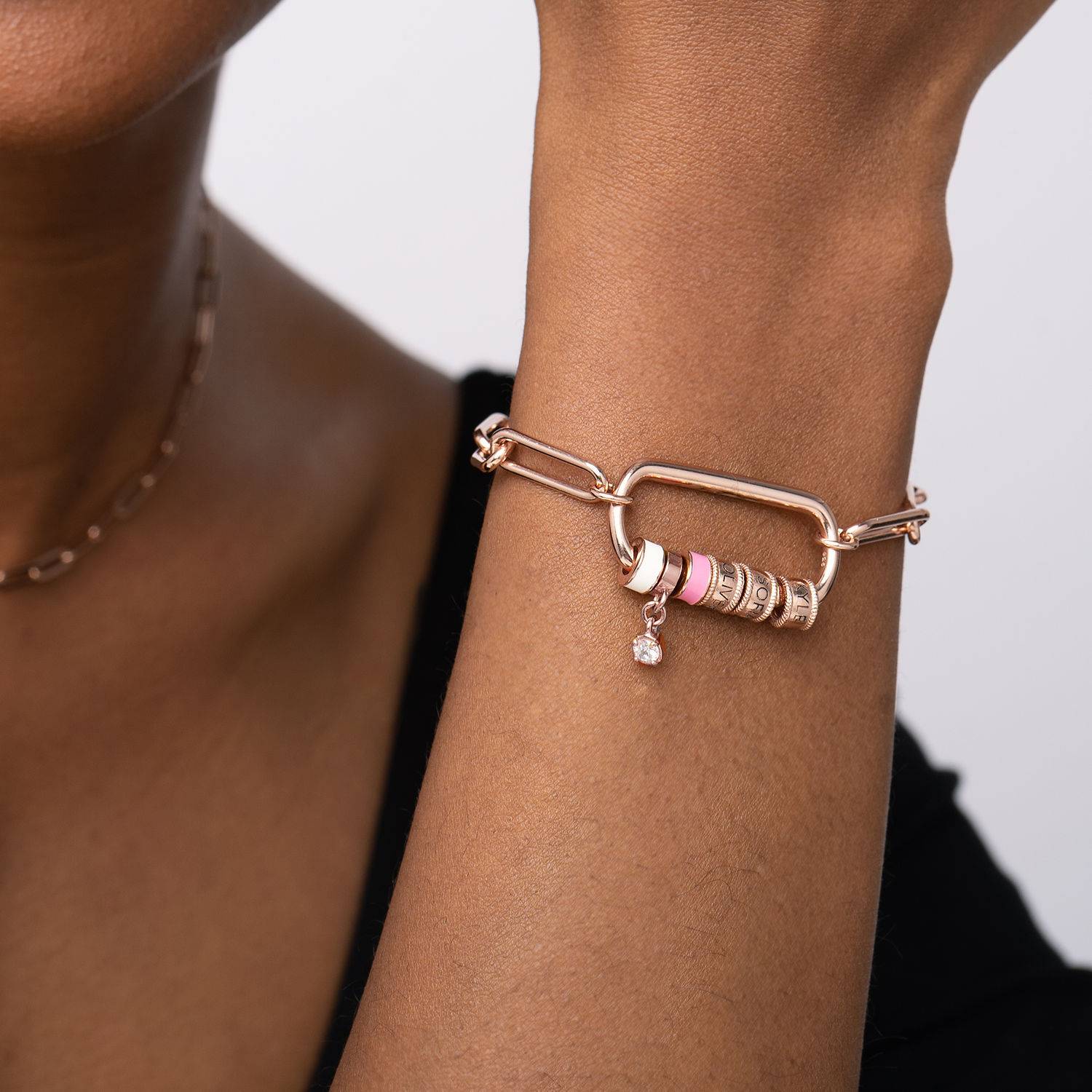 Linda Oval Clasp Bracelet With Diamond in 18K Rose Gold Plating