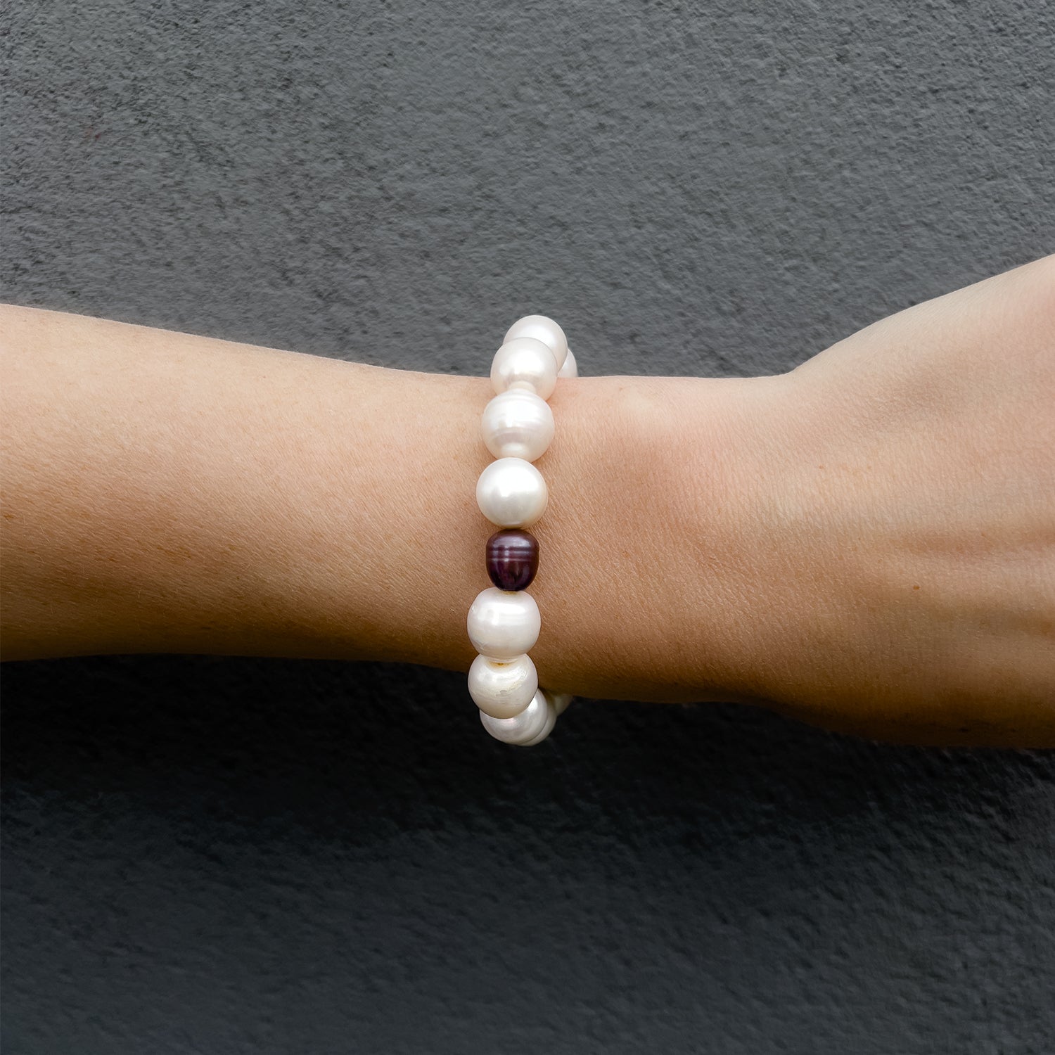 Lulu Freshwater Pearl White Bracelet
