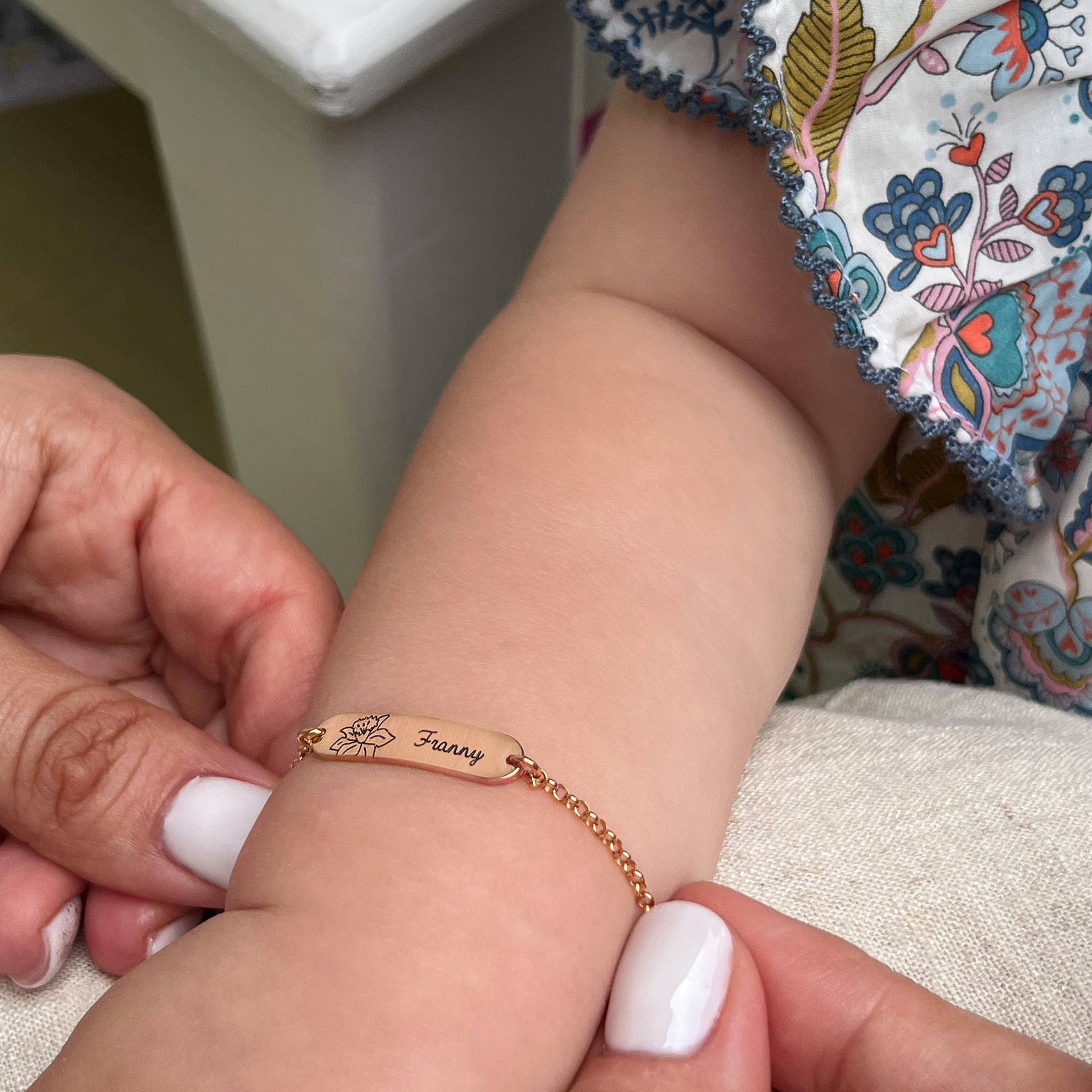 Lyla Baby Name Bracelet with Birth Flower in 18K Rose Gold Plating