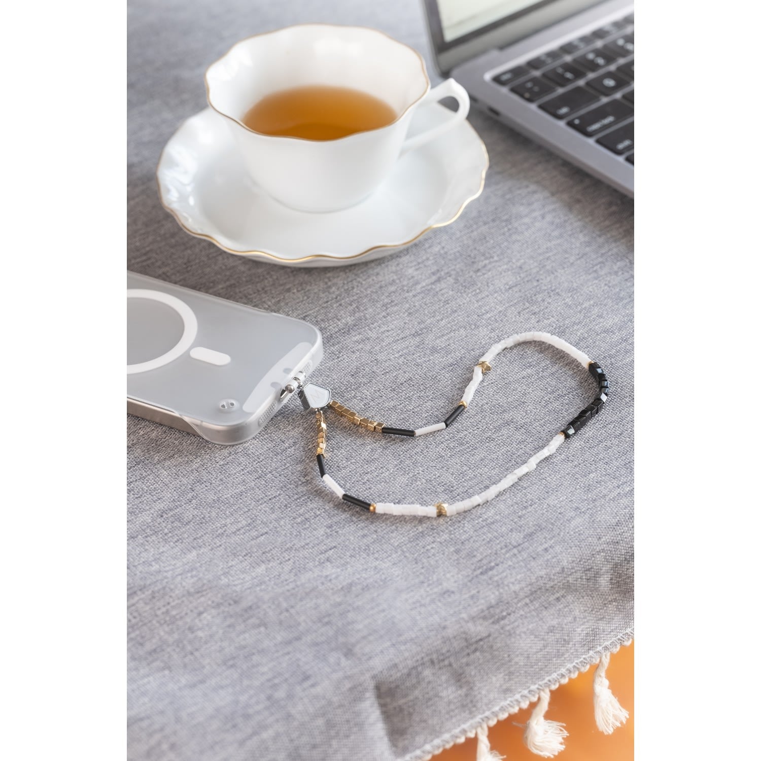 M Beads Phone Bracelet - Poplar