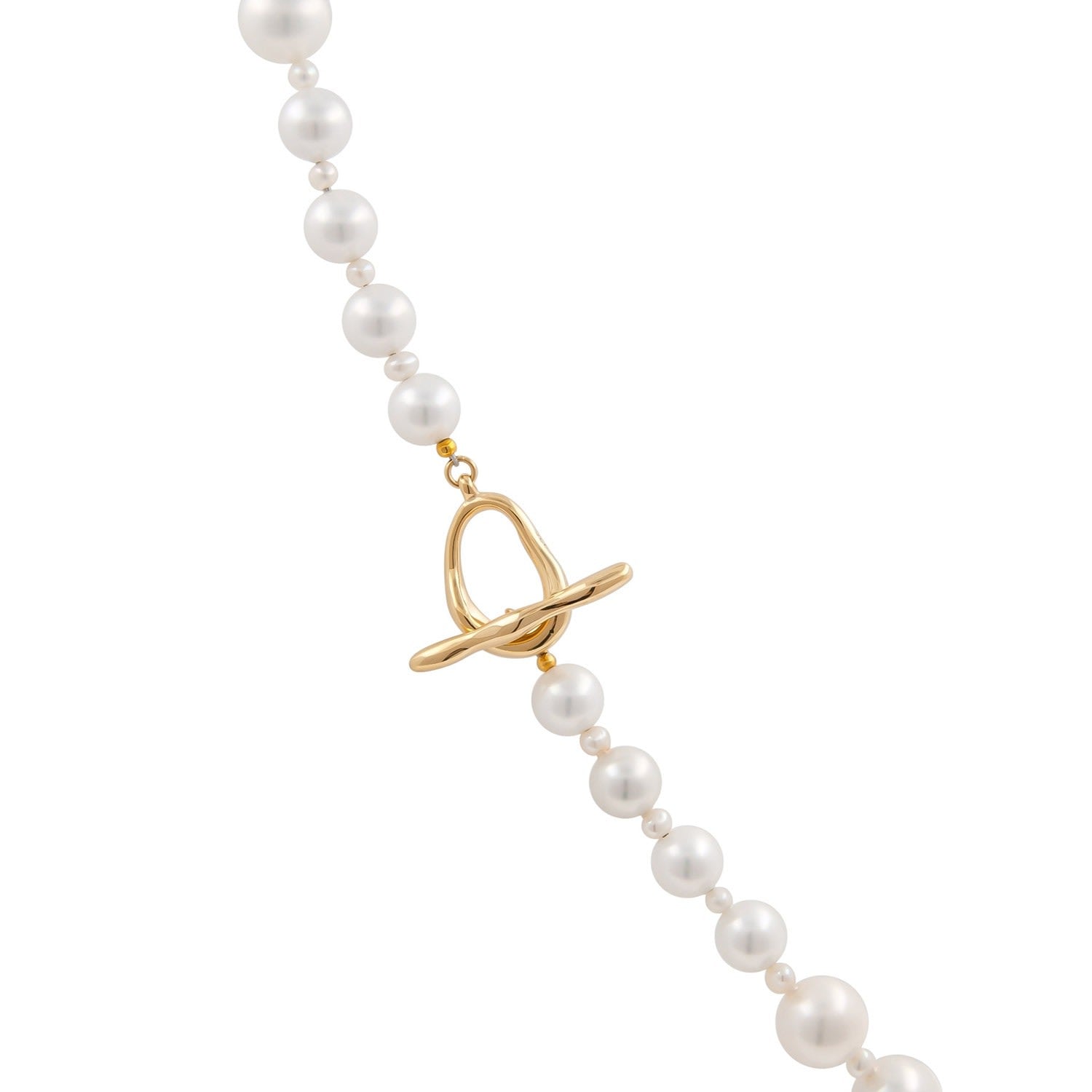 Coral Clasp Classic Pearl Necklace-Gold
