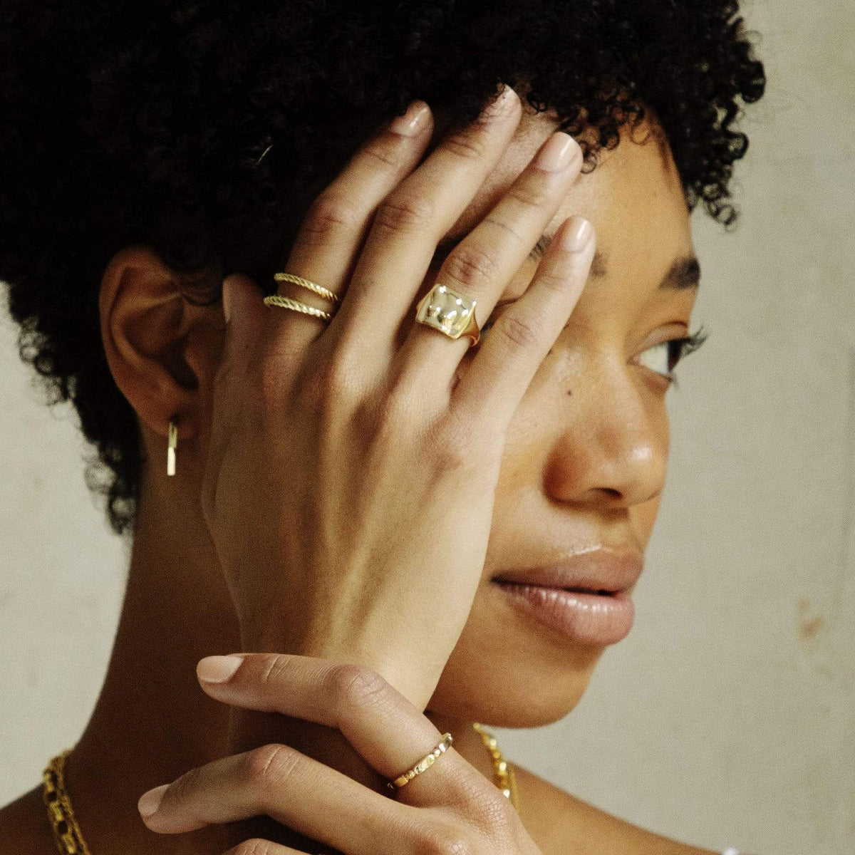 maia-ring-18ct-gold-plated-sterling-silver-daisy-london