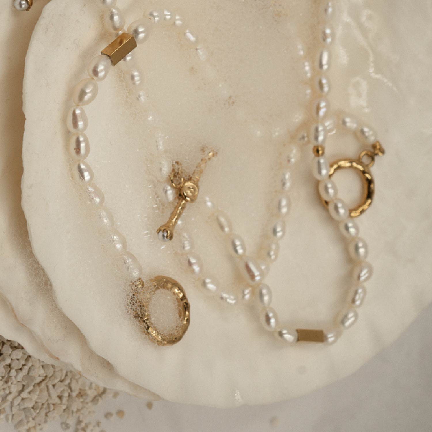 Ondaluz - Main Pearl Necklace