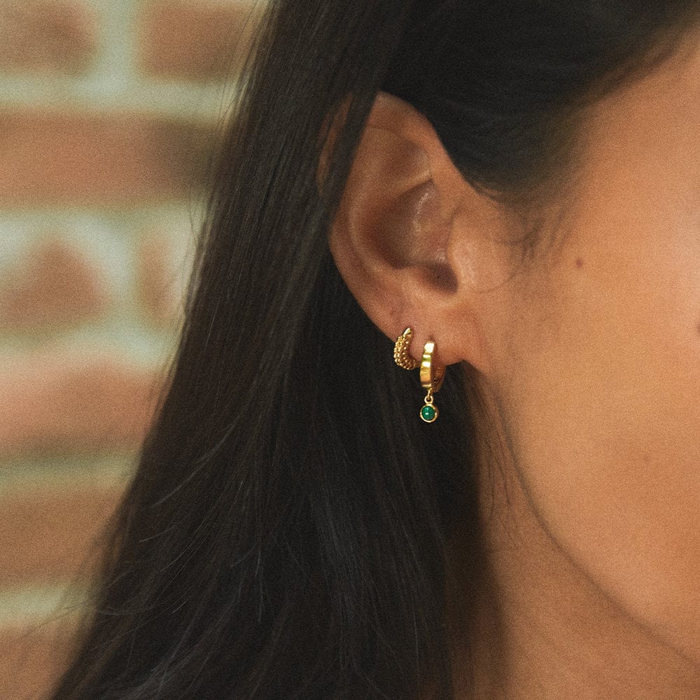 malachite-healing-huggie-hoop-earrings-18ct-gold-plated-daisy-london