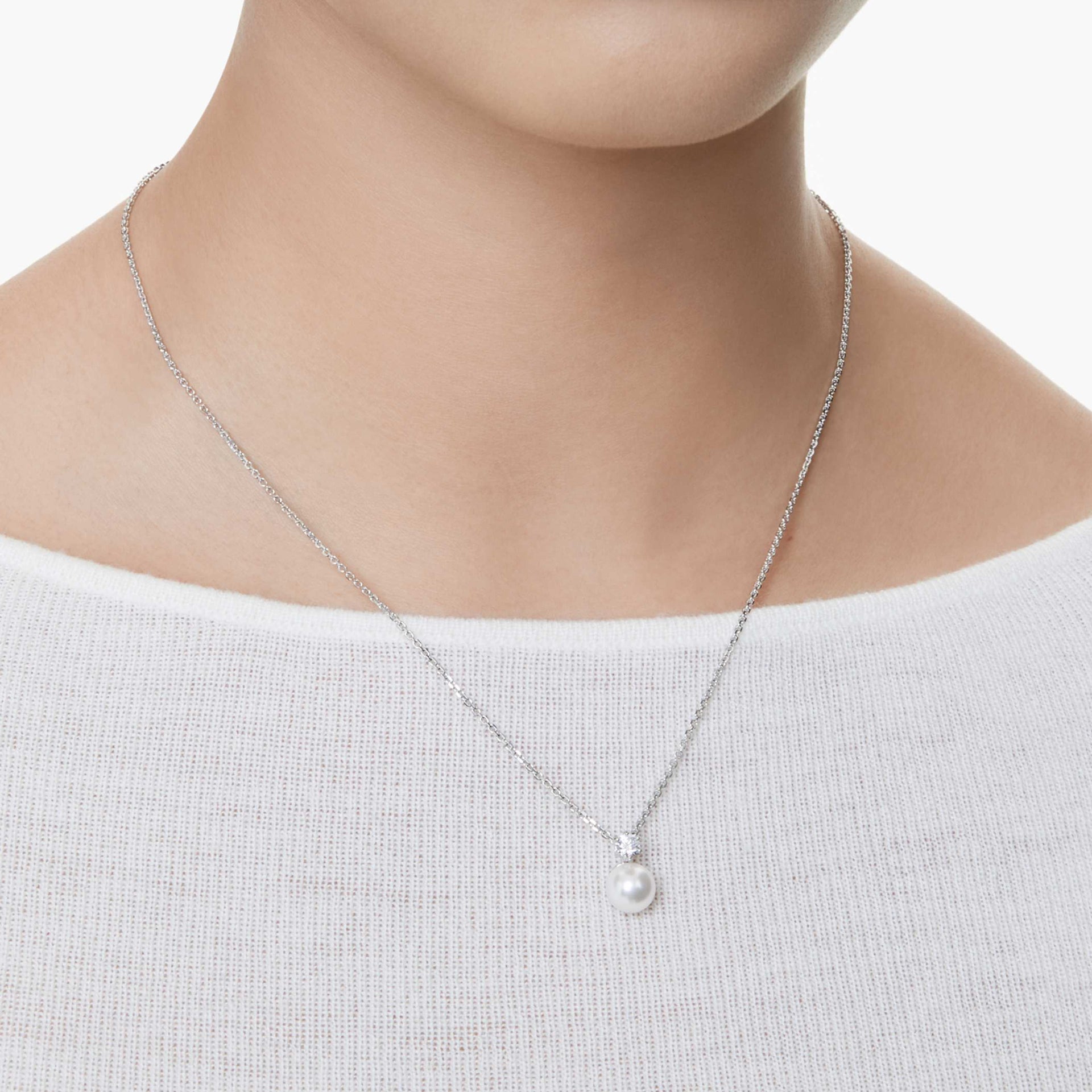 MATRIX PENDANT CRYSTAL PEARL ROUND CUT WHITE RHODIUM PLATED