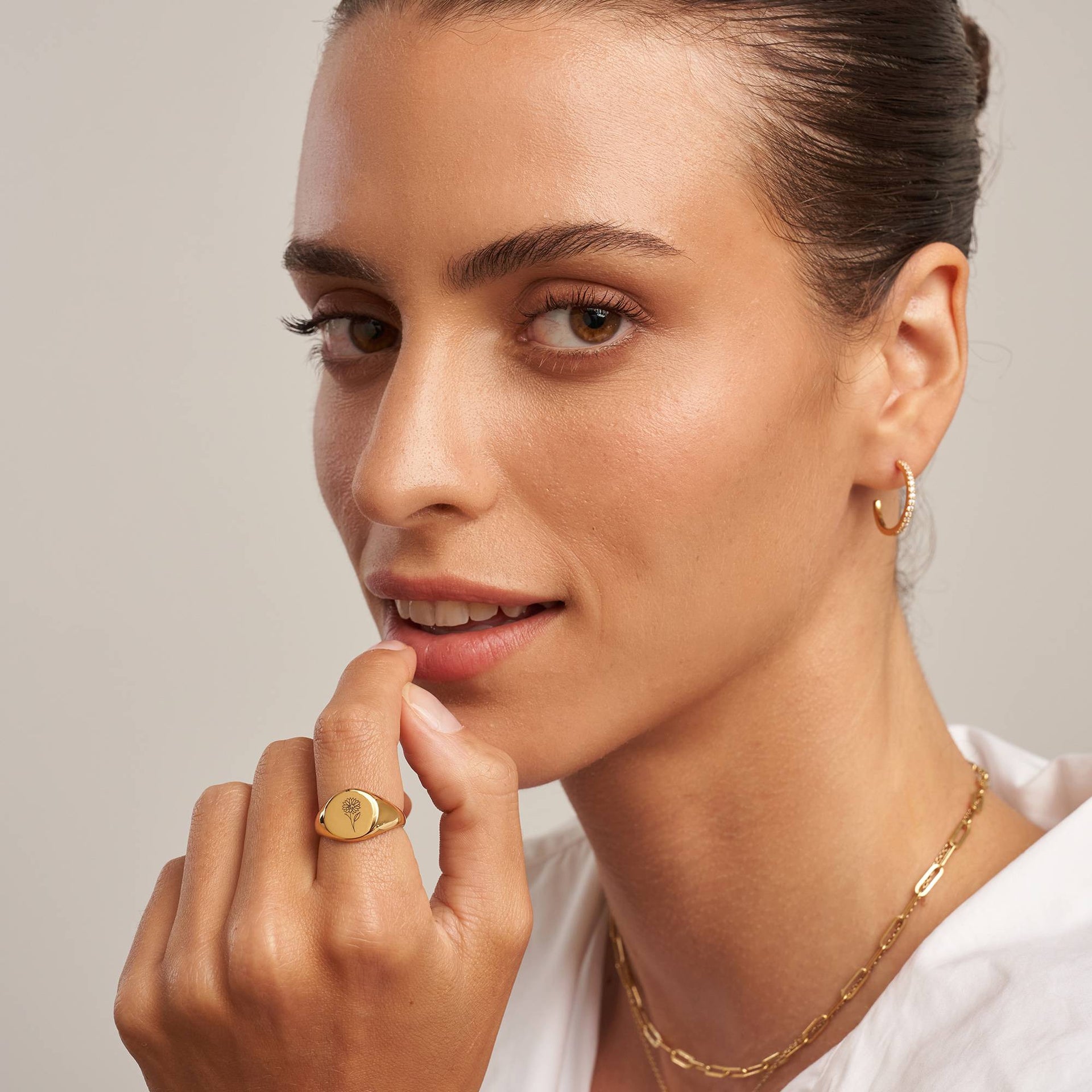 Prairie Birth Flower Signet Ring in 18K Gold Plating