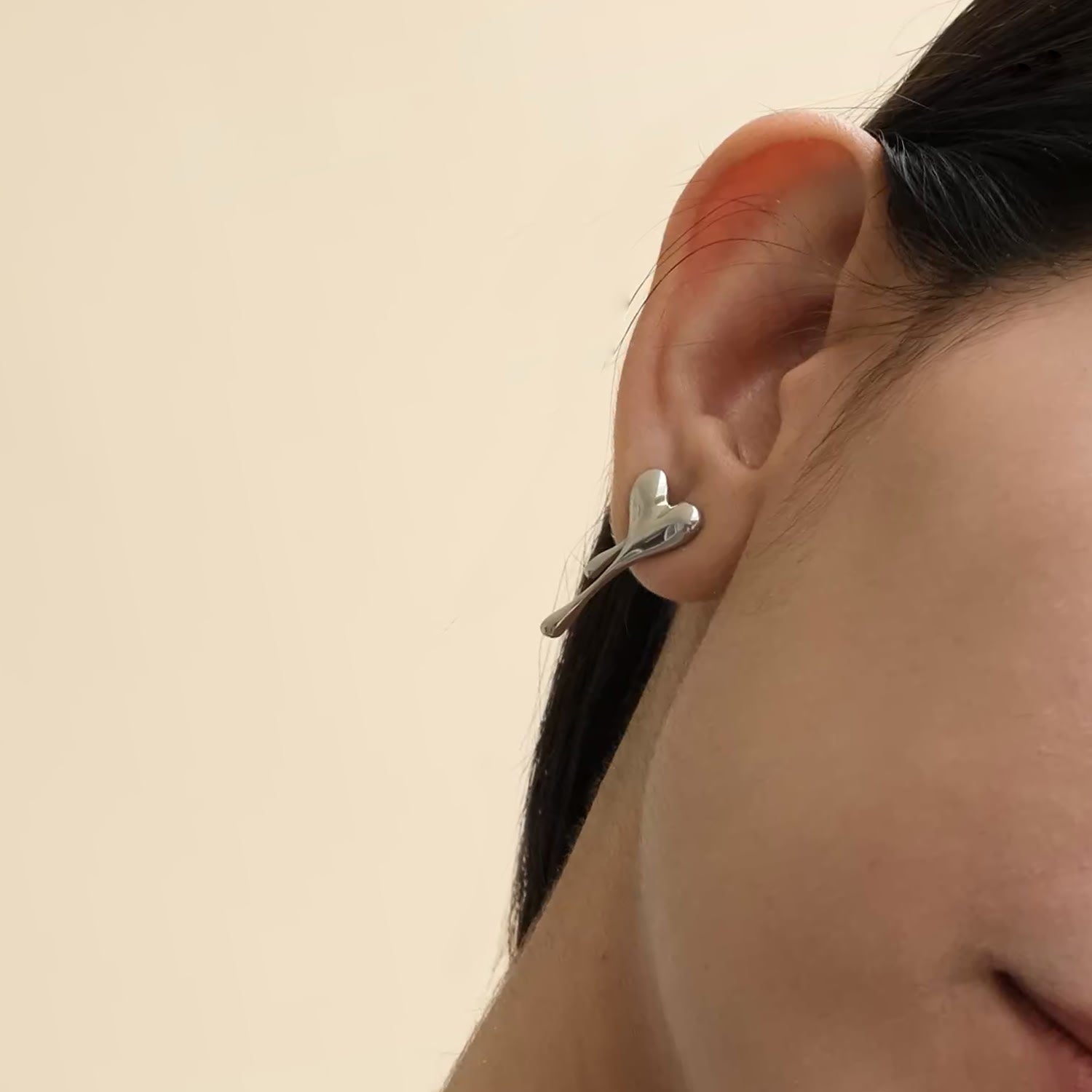 Melting Heart Solid Earrings - Silver