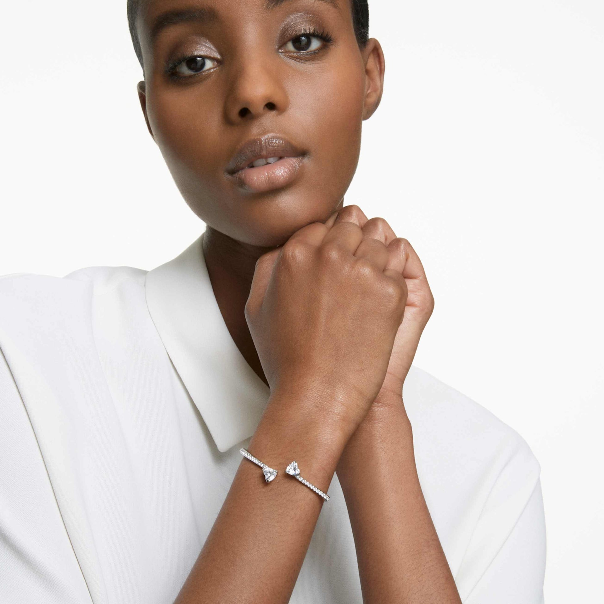 MESMERA BANGLE HEART WHITE RHODIUM PLATED