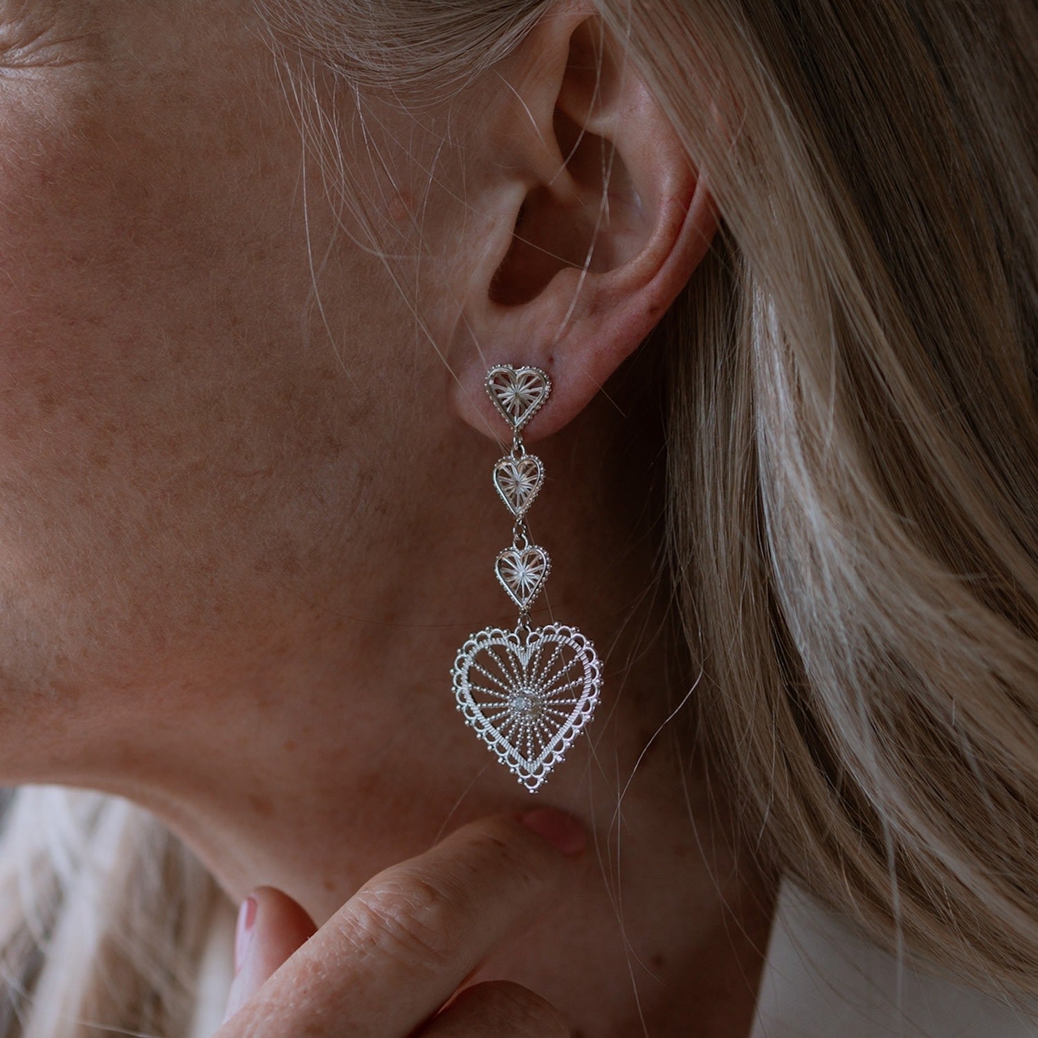 Mi Amor Earrings Silver White Zircon