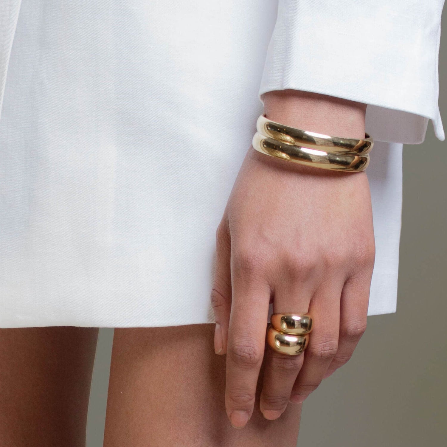 Mia Bracelet Minimal Statement Structured Gold Layering Bangle