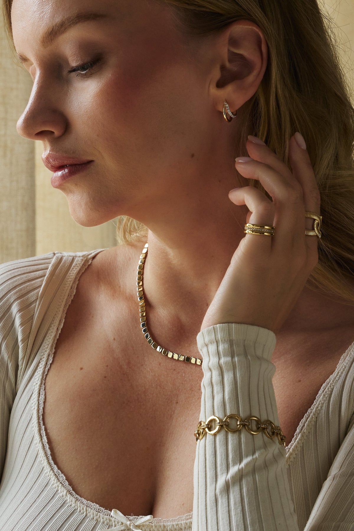 Mia Hoops