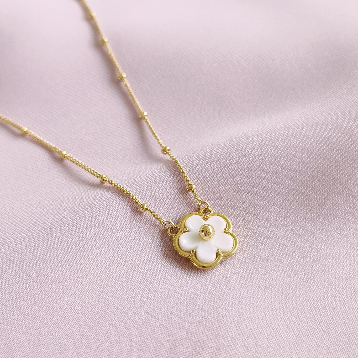 Mini Porcelain Daisy Necklace