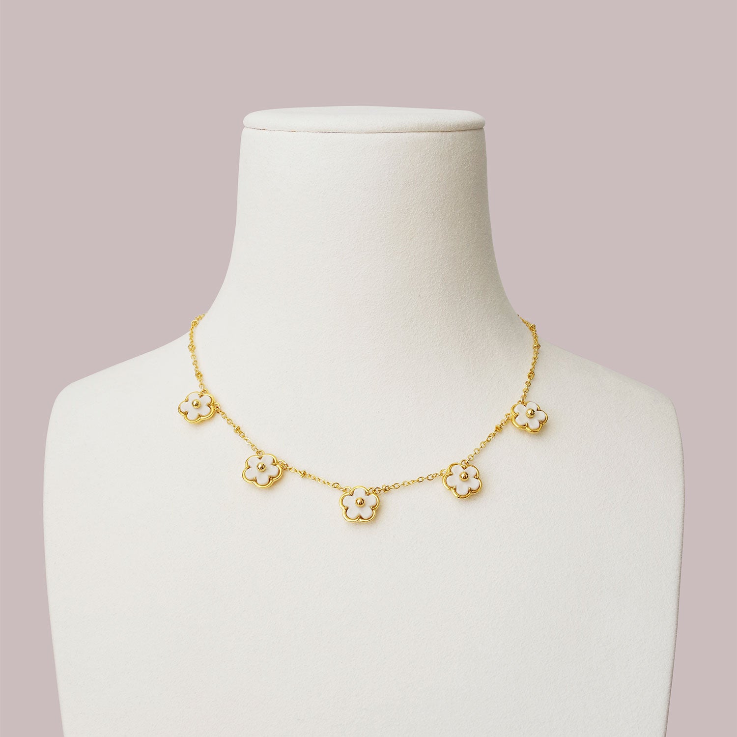 Mini Porcelain Daisy Short Station Necklace