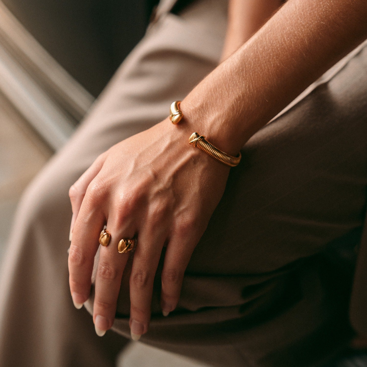 Minimalism Boa Snake Chain Bangle - Gold