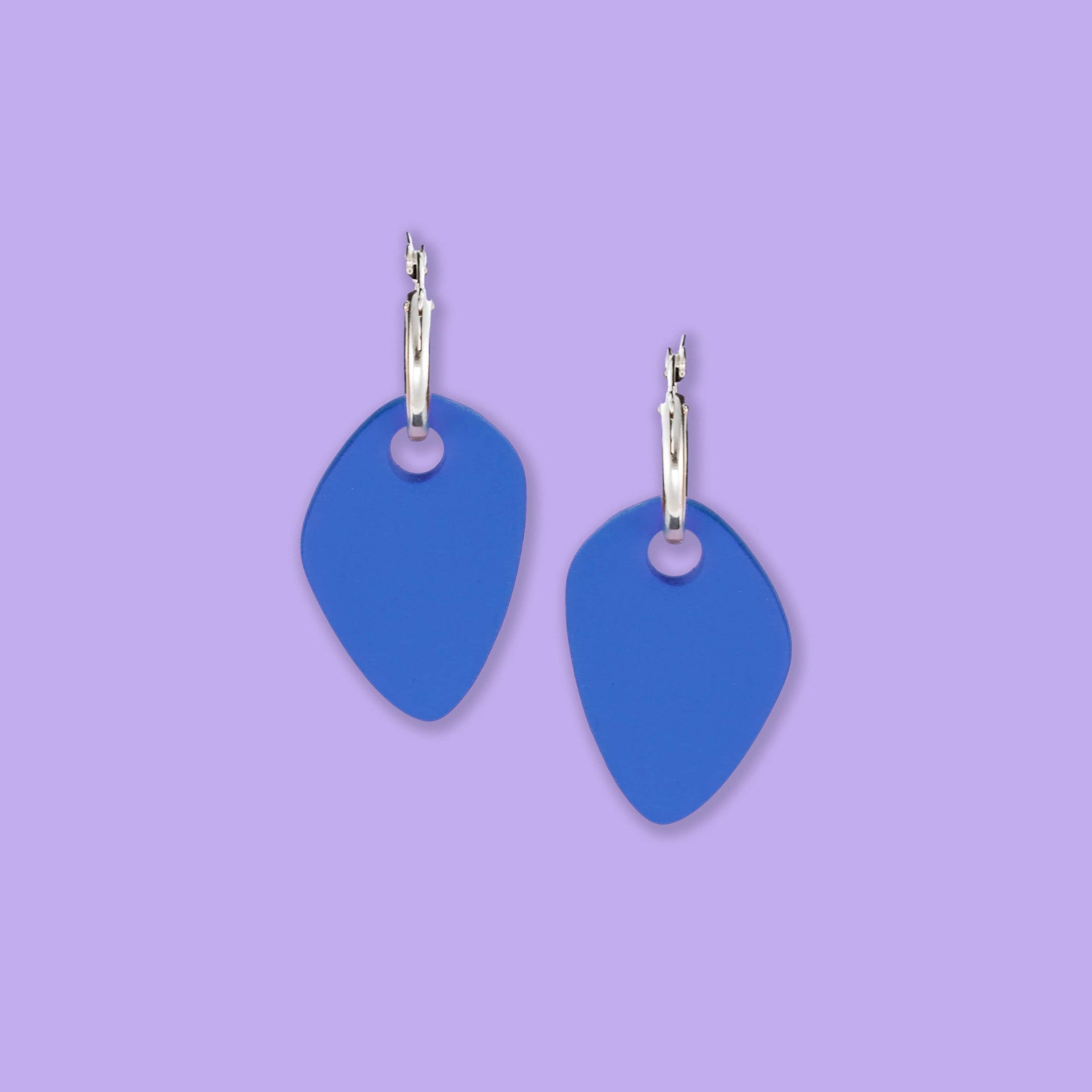 Modern Art Drop Charm Hoop Earrings In Blue