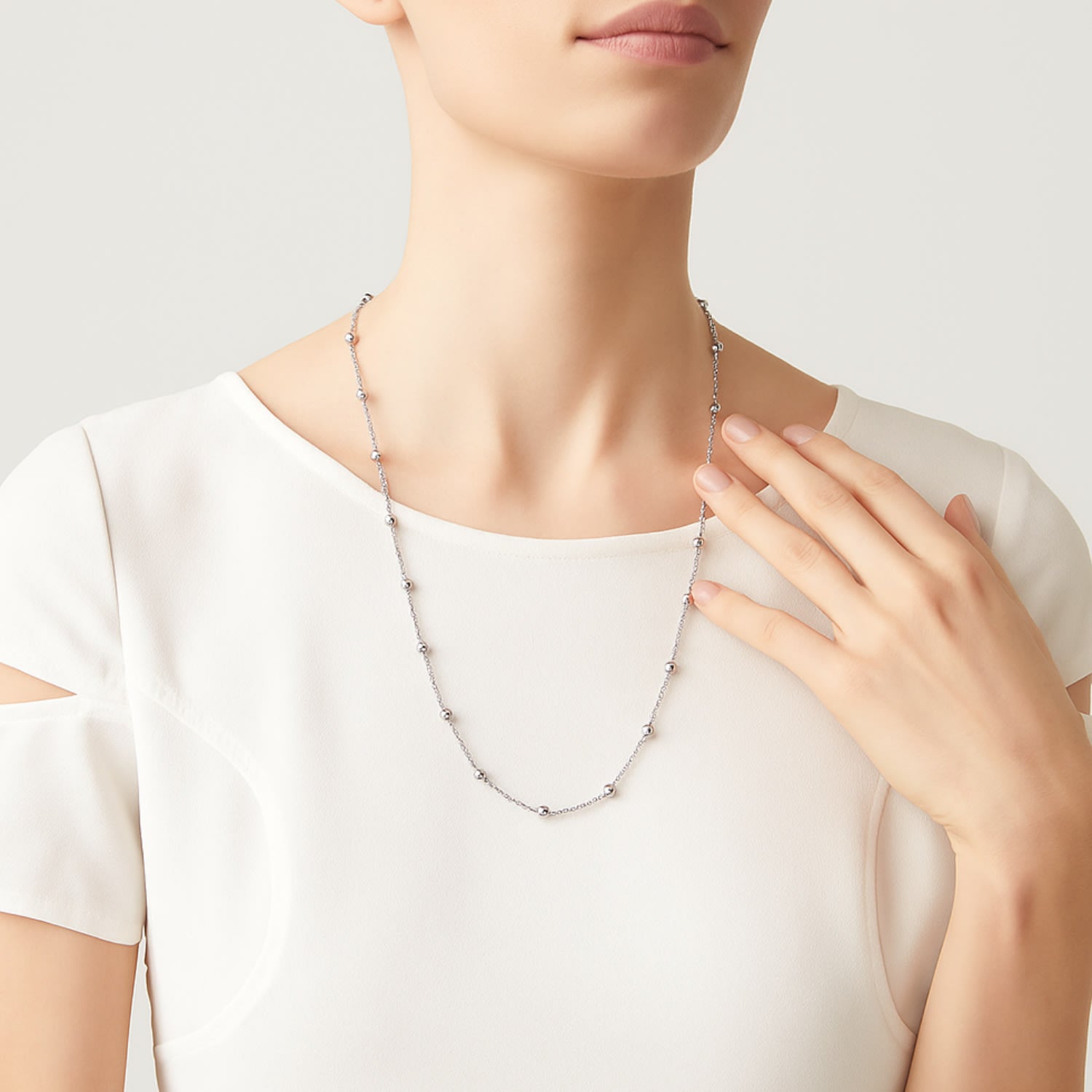 Modern Necklace In Sterling Silver With Polished Beads