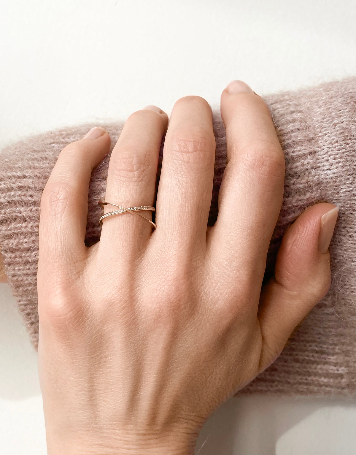 MOON ELLIPSE PAVÉ RING