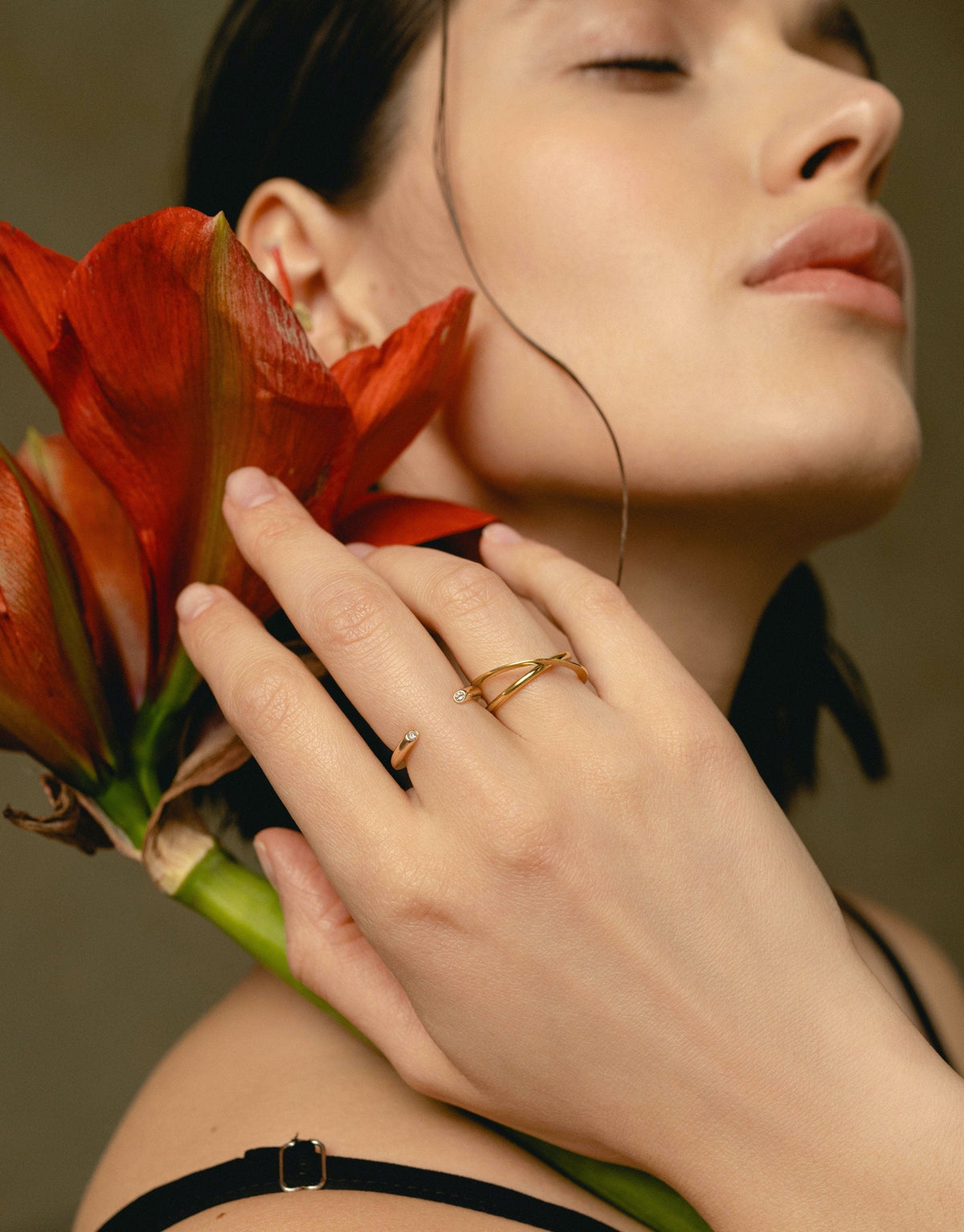 MOON ELLIPSE RING