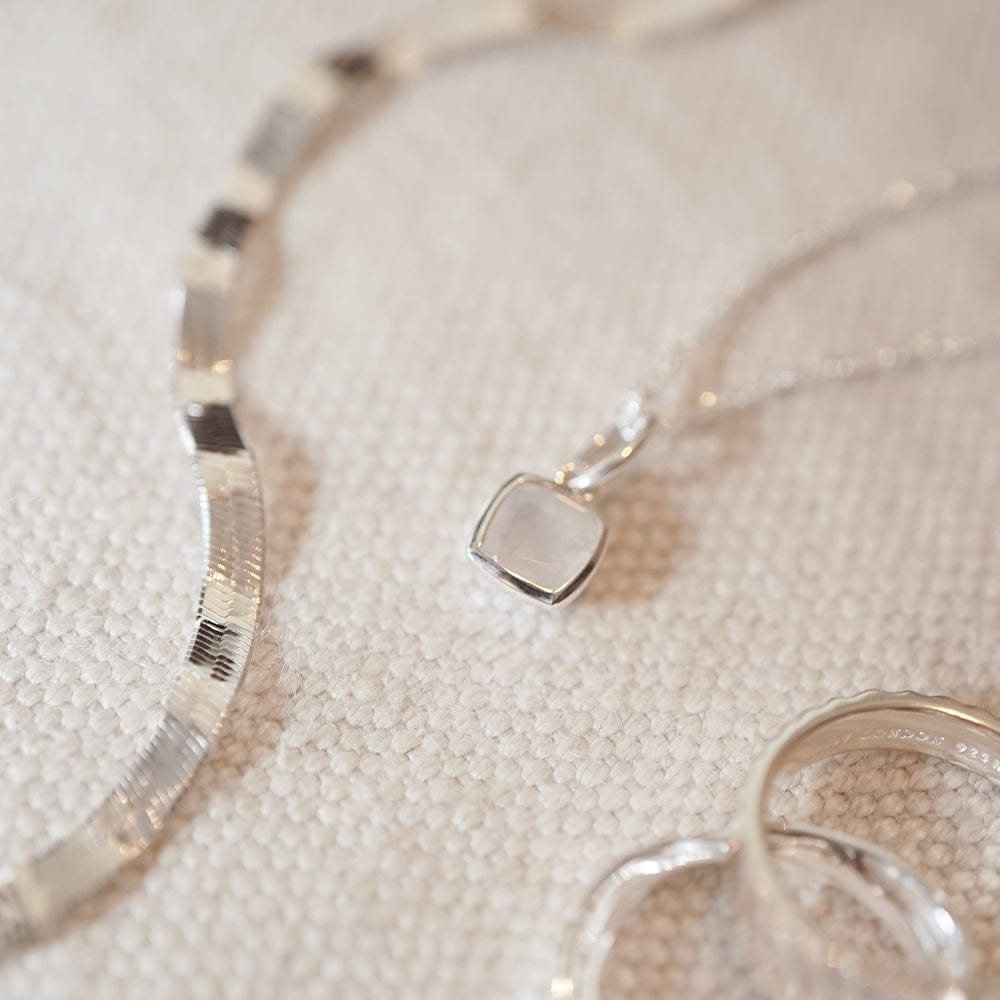 moonstone-june-birthstone-charm-necklace-sterling-silver-daisy-london