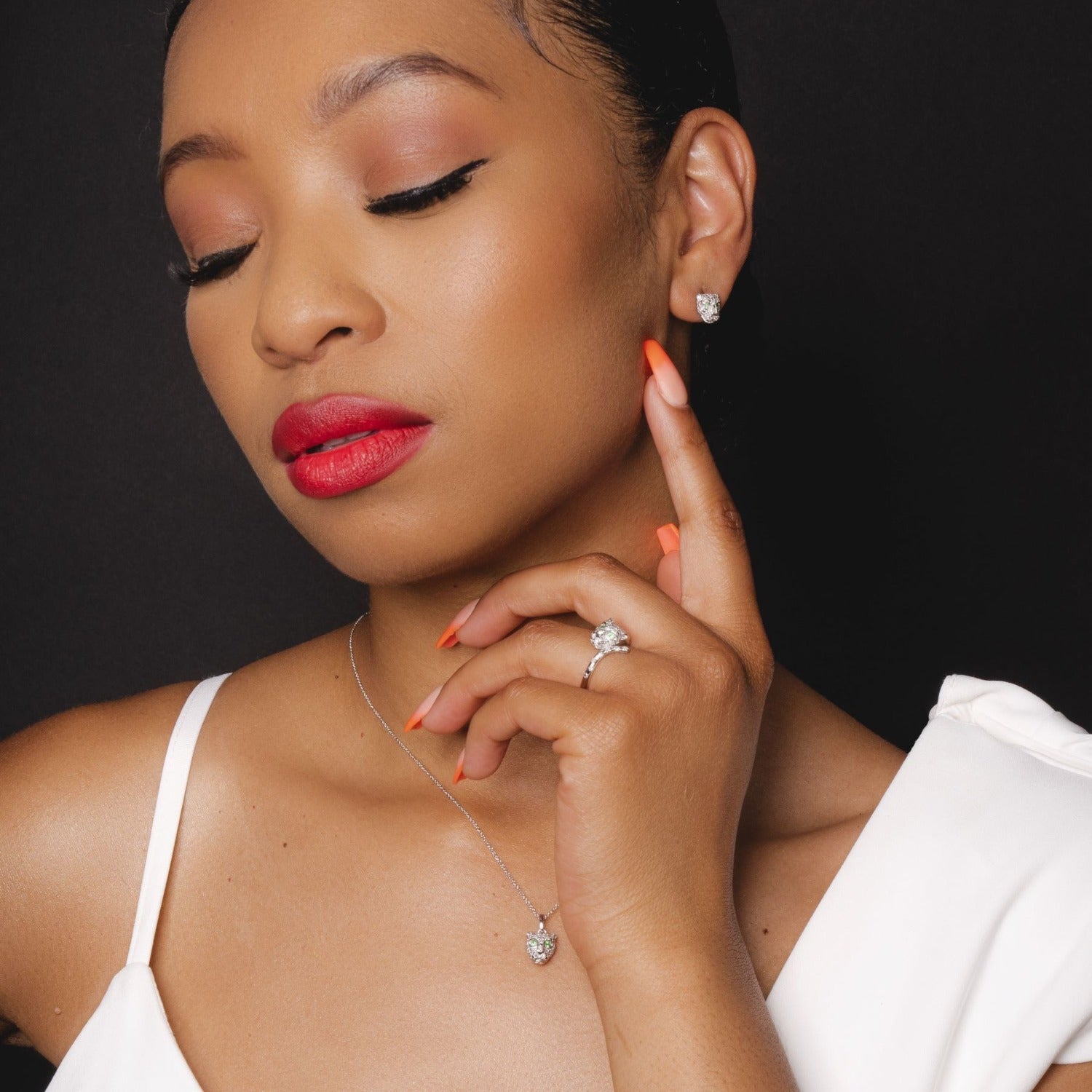 Ecfewtm 9Ct White Gold Tsavorite Diamond Cheetah Ring