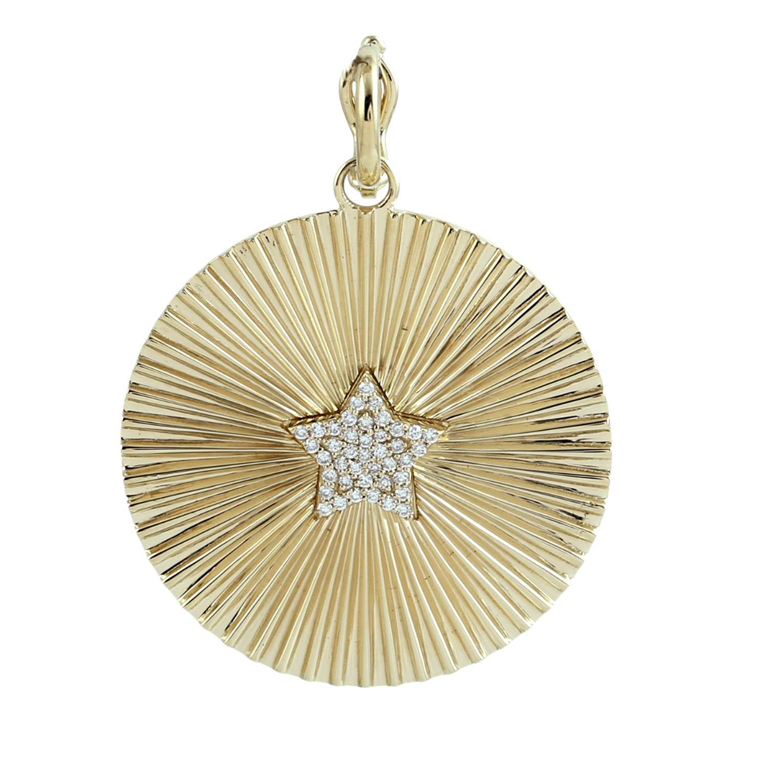 Diamond Starburst Medallion Pendant In 18K Yellow Gold