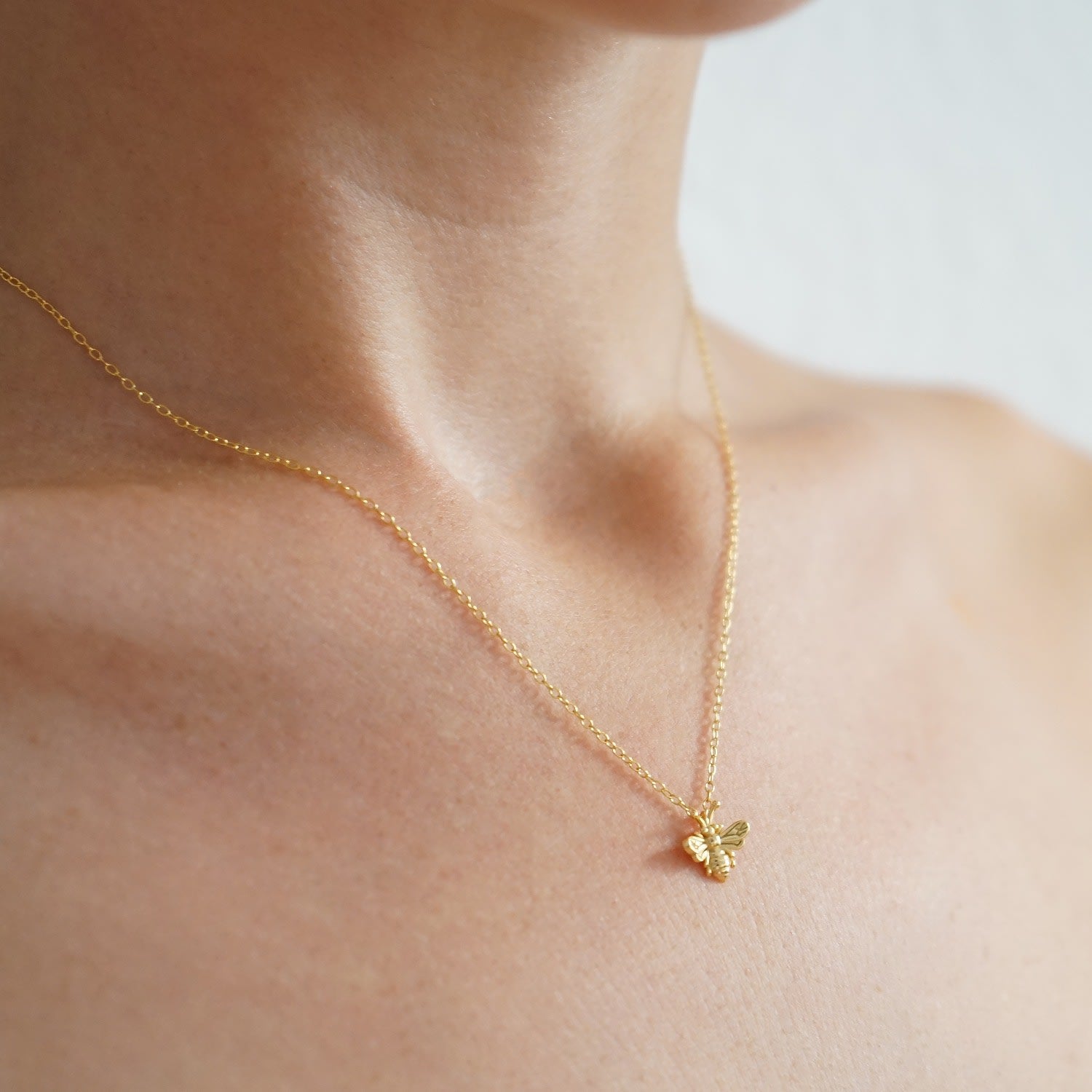 Necklace Bee